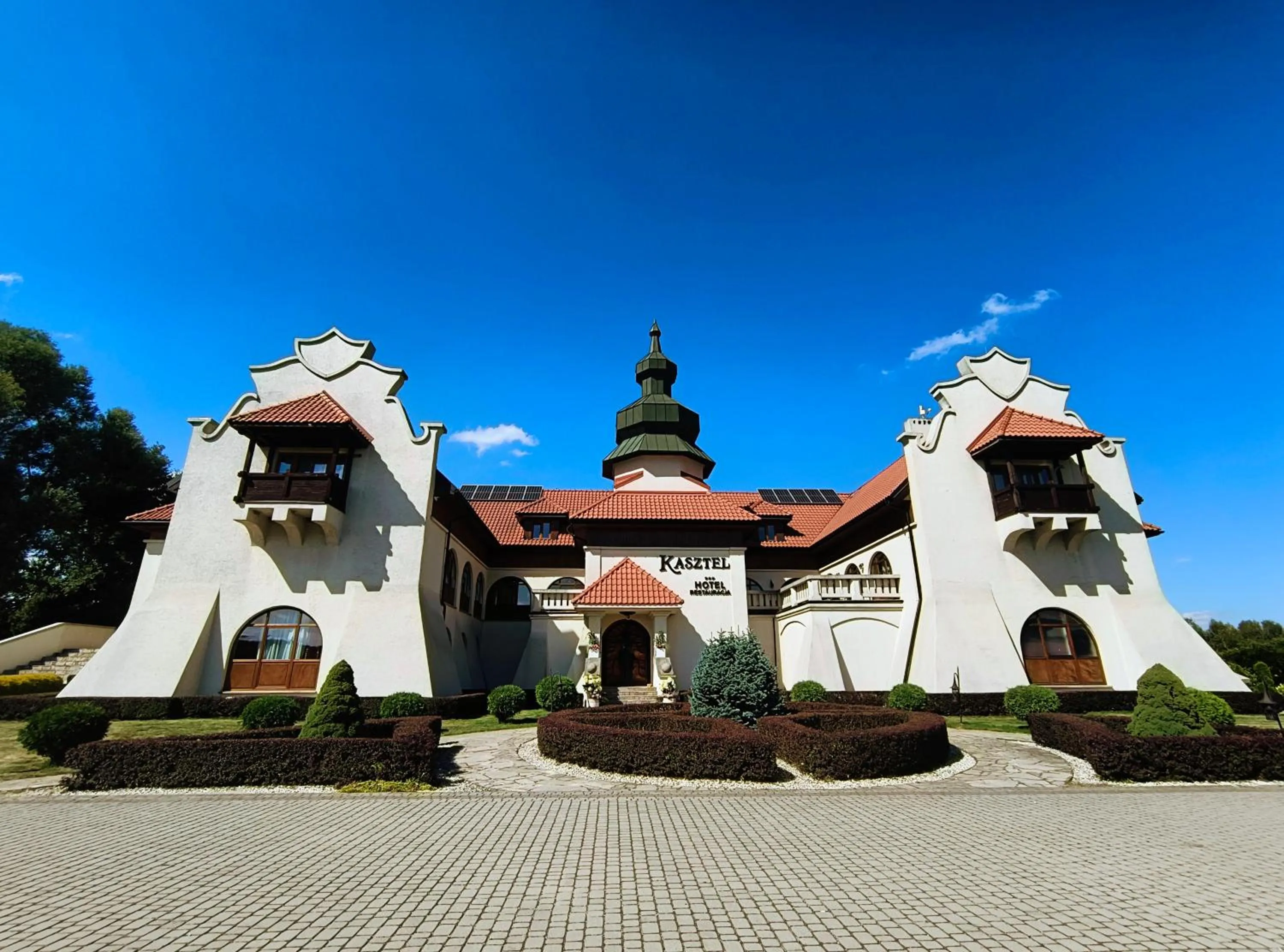 Property building in Hotel Kasztel