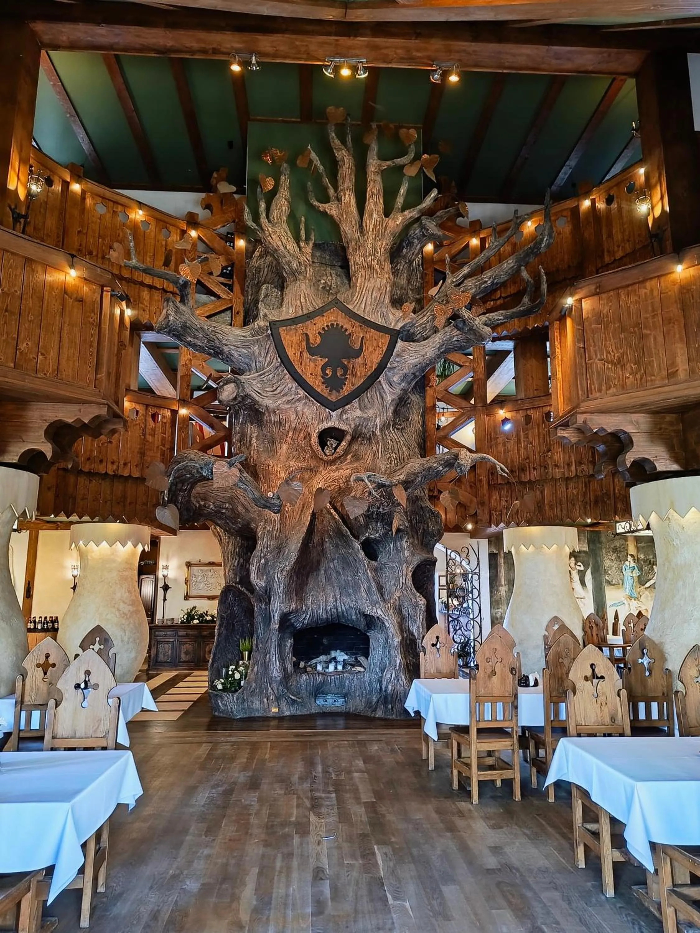 Restaurant/places to eat in Hotel Kasztel