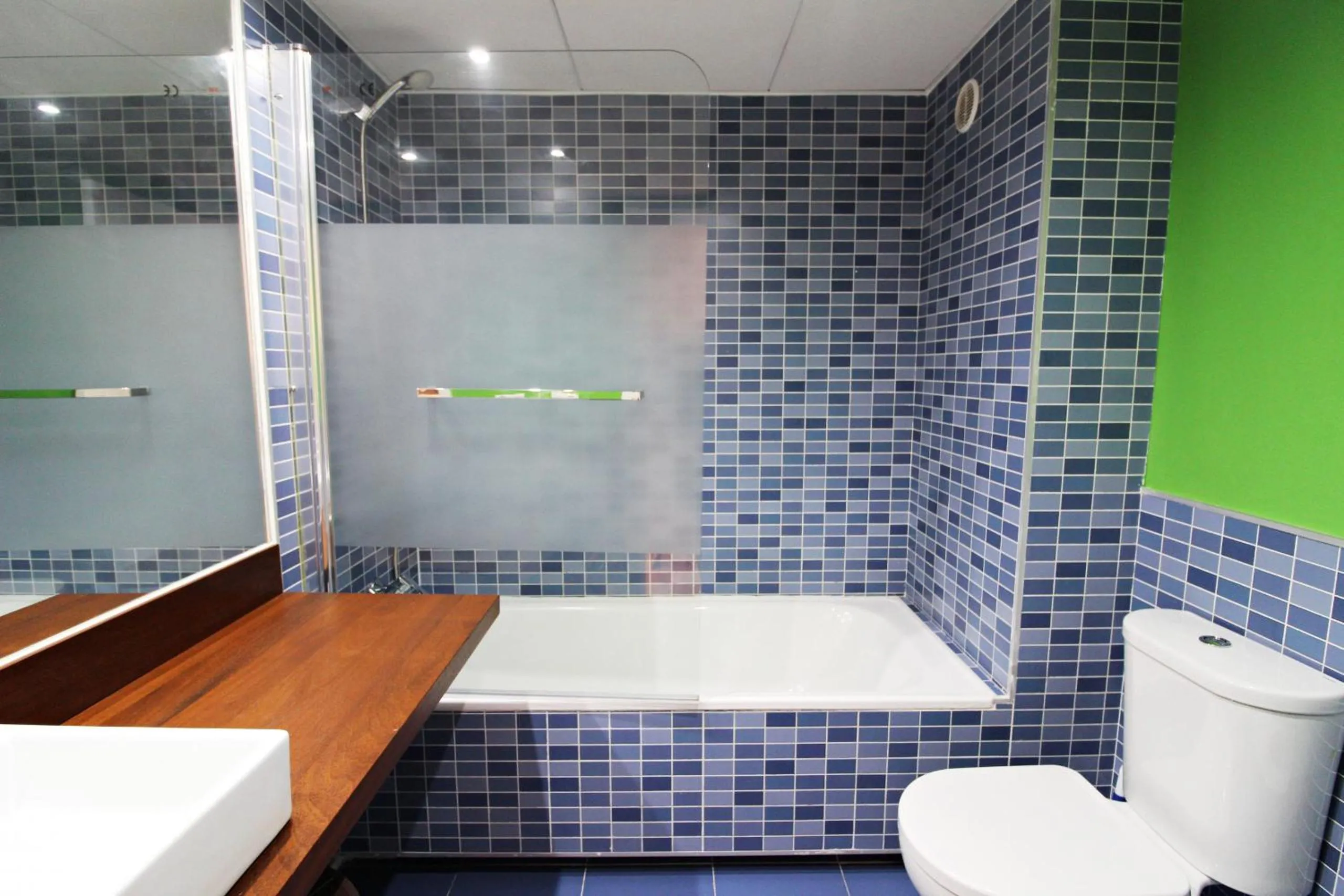 Bathroom in Apartamentos Alborada III