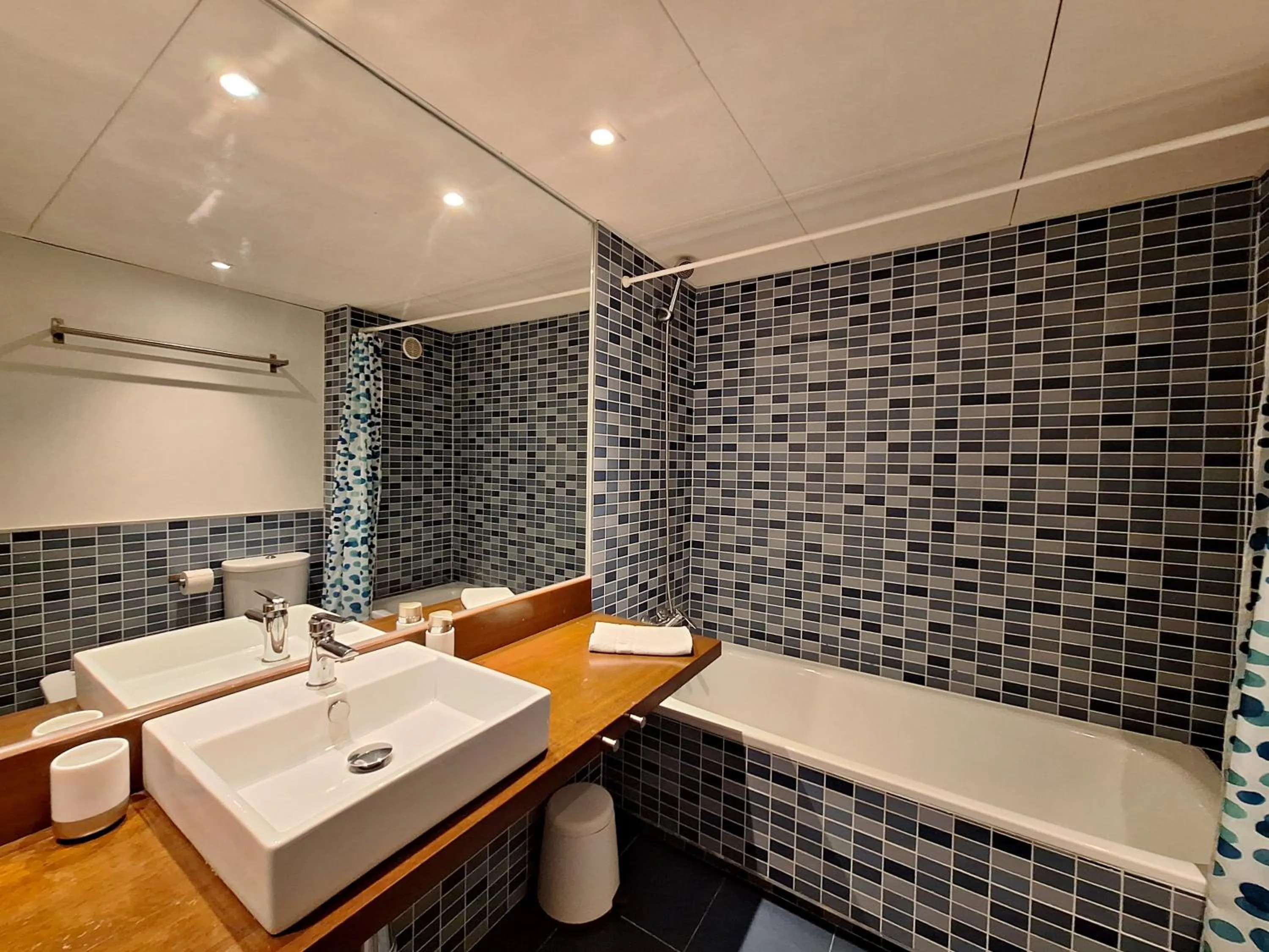 Bathroom in Apartamentos Alborada III
