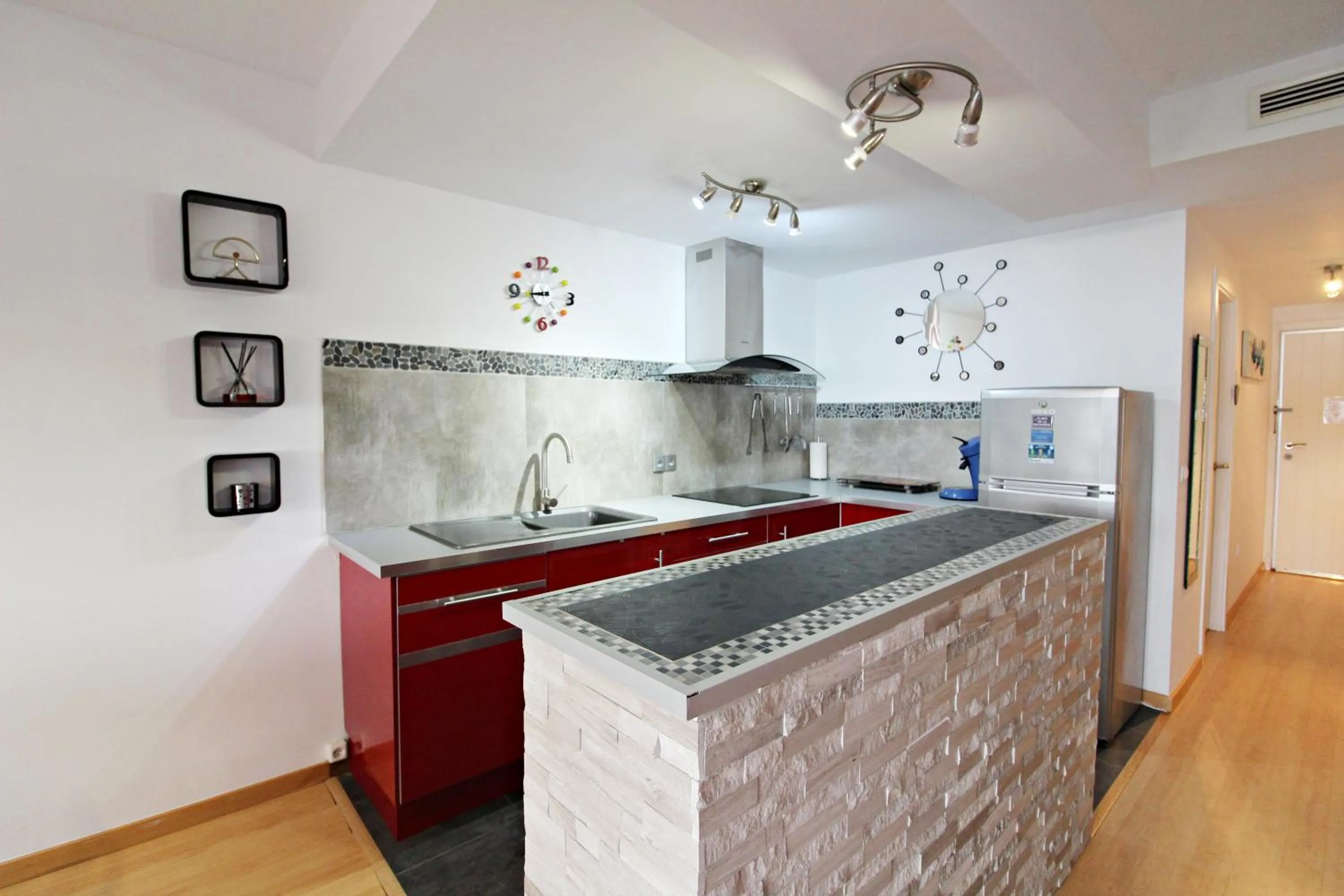 Kitchen or kitchenette in Apartamentos Alborada III