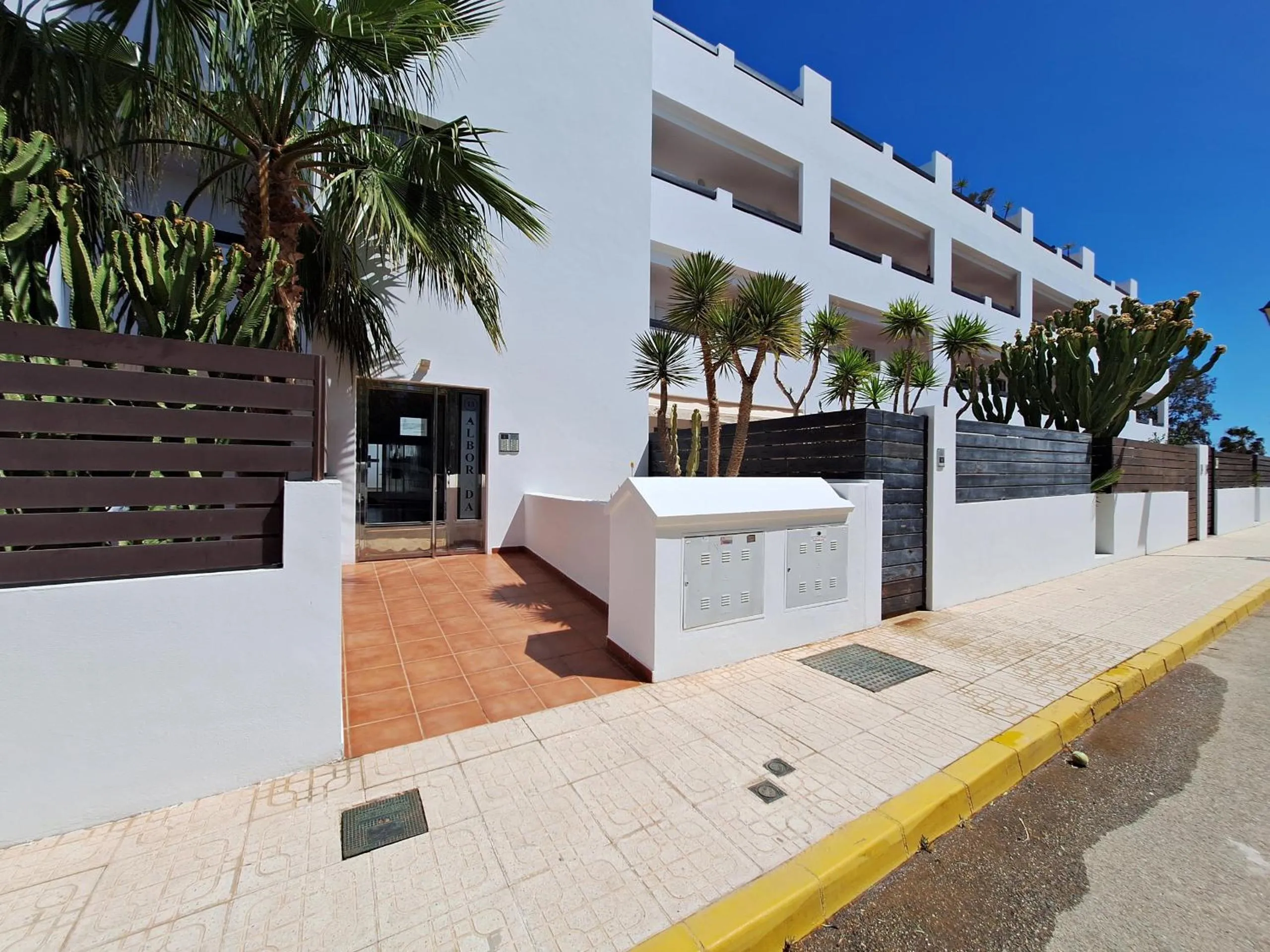 Property building in Apartamentos Alborada III