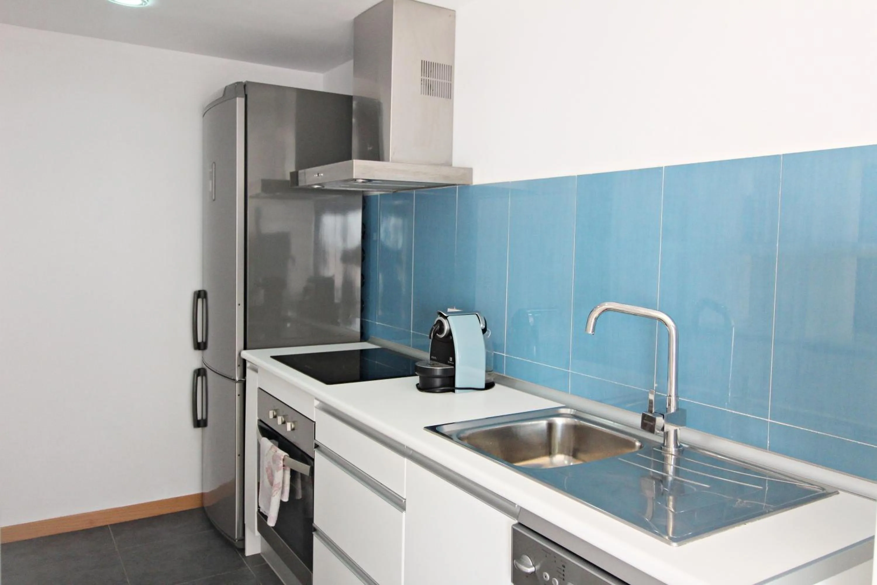 Kitchen or kitchenette in Apartamentos Alborada III