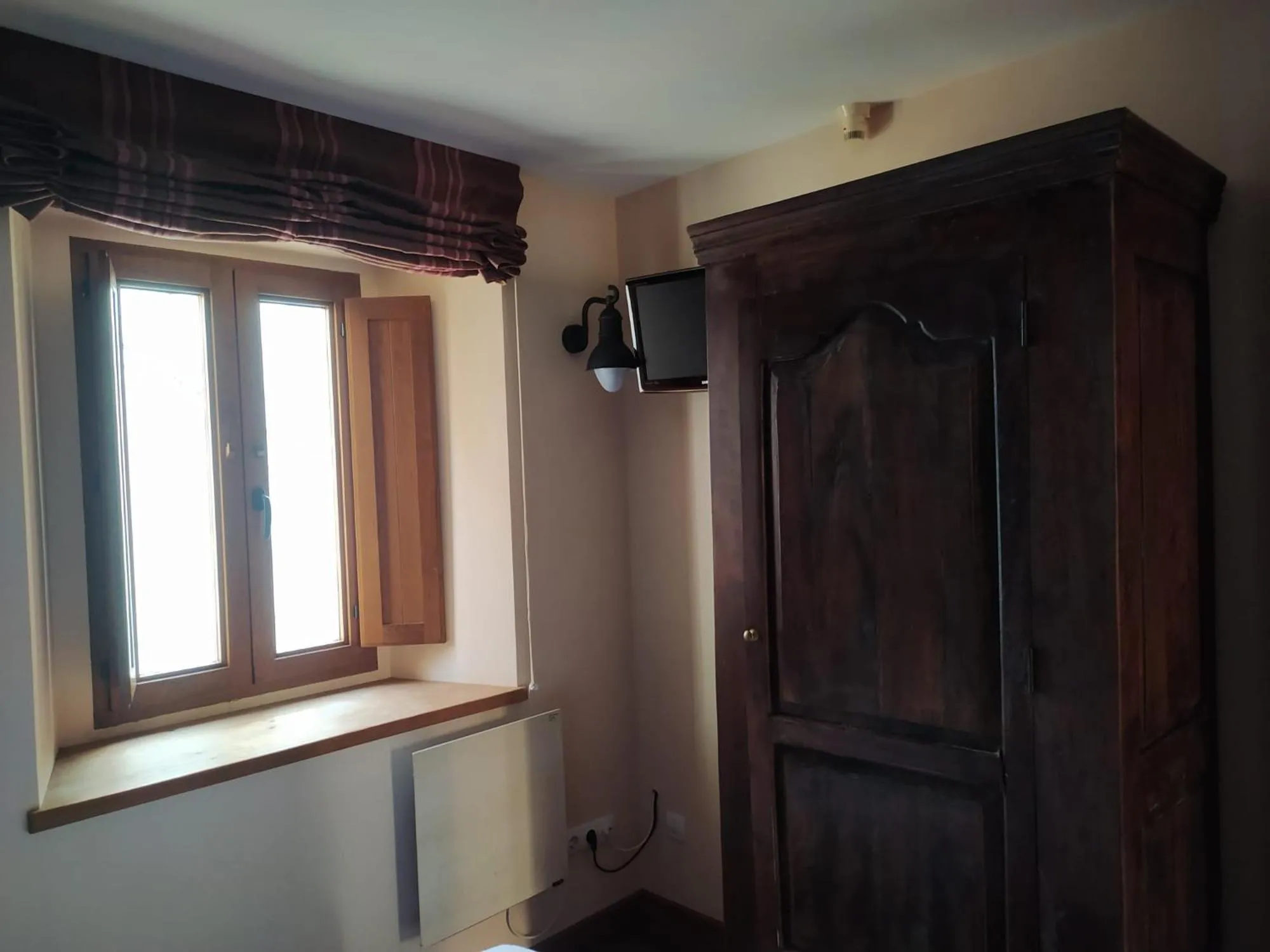 wardrobe in Hotel Cabo Ortegal