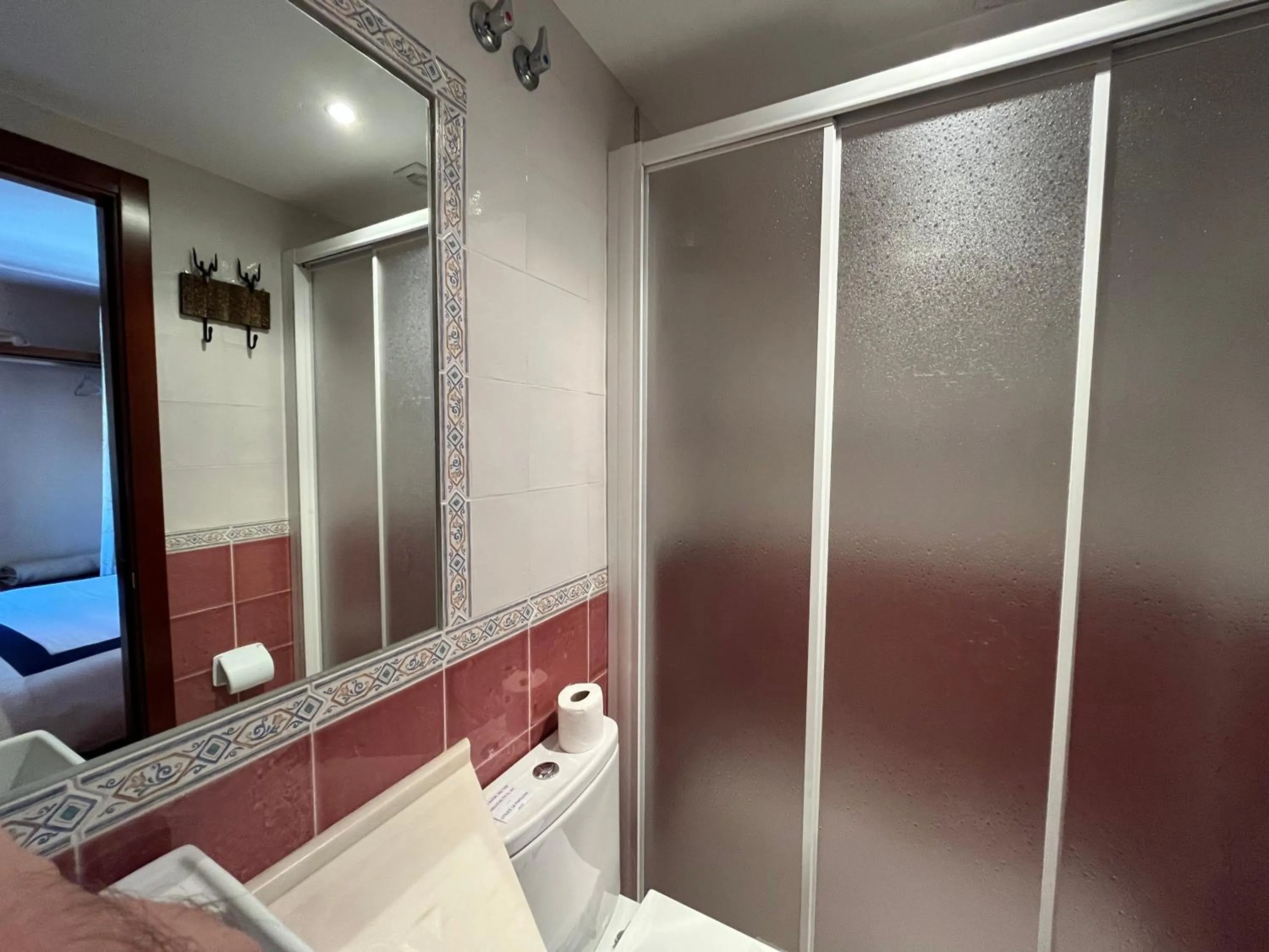 Bathroom, Bed in Hotel Cabo Ortegal