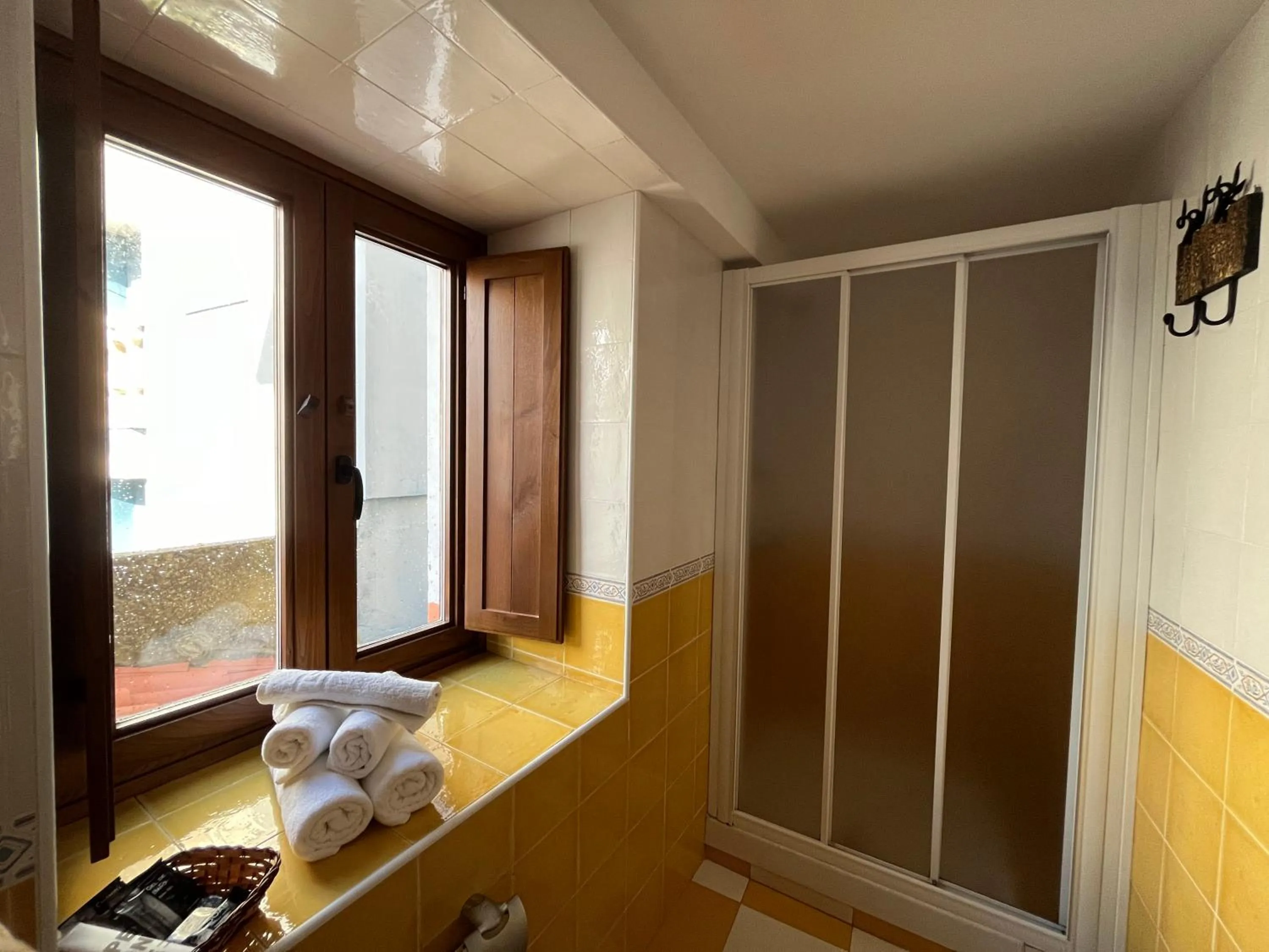 Shower in Hotel Cabo Ortegal