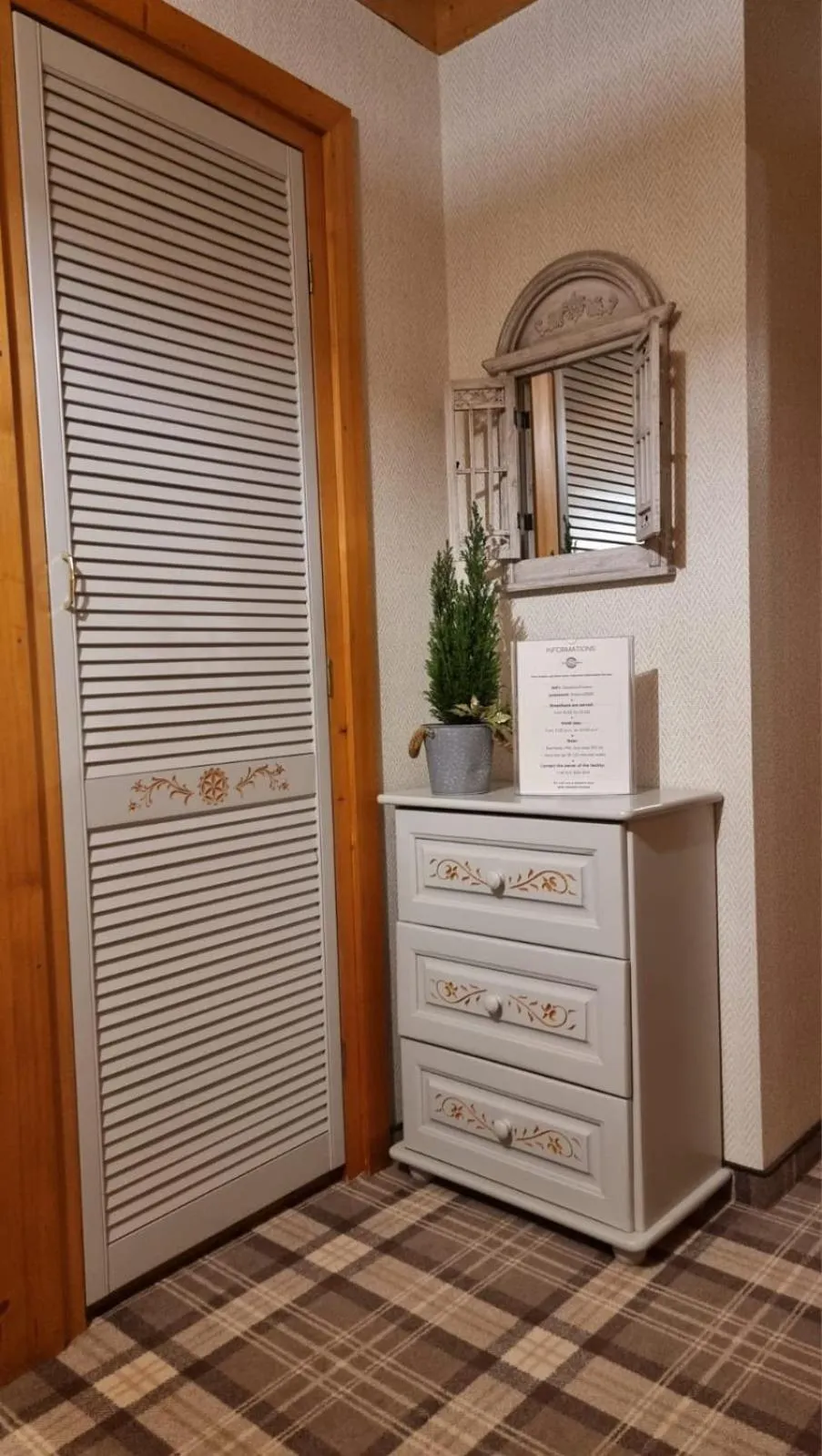 wardrobe in Willa Góralsko Riwiera