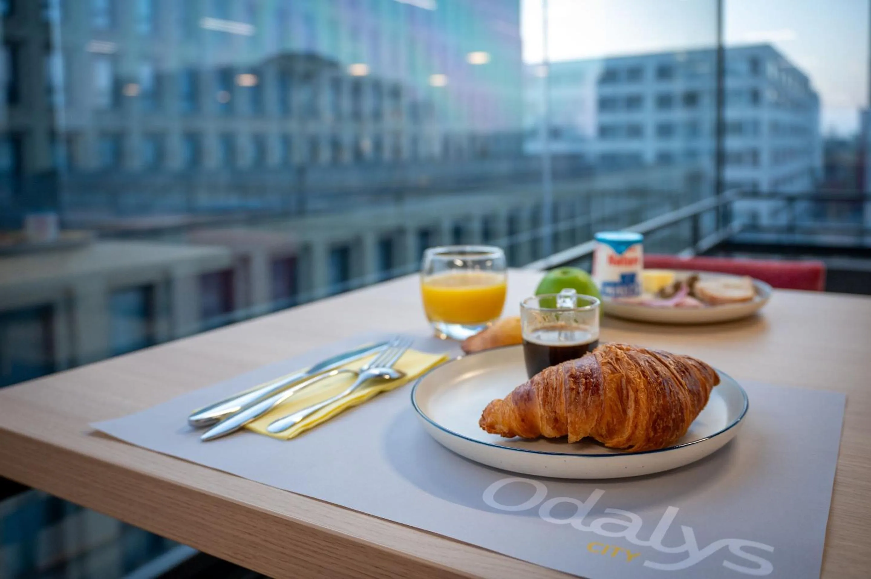 Breakfast in Appart'Hotel Odalys City - Nantes Cité des congrès
