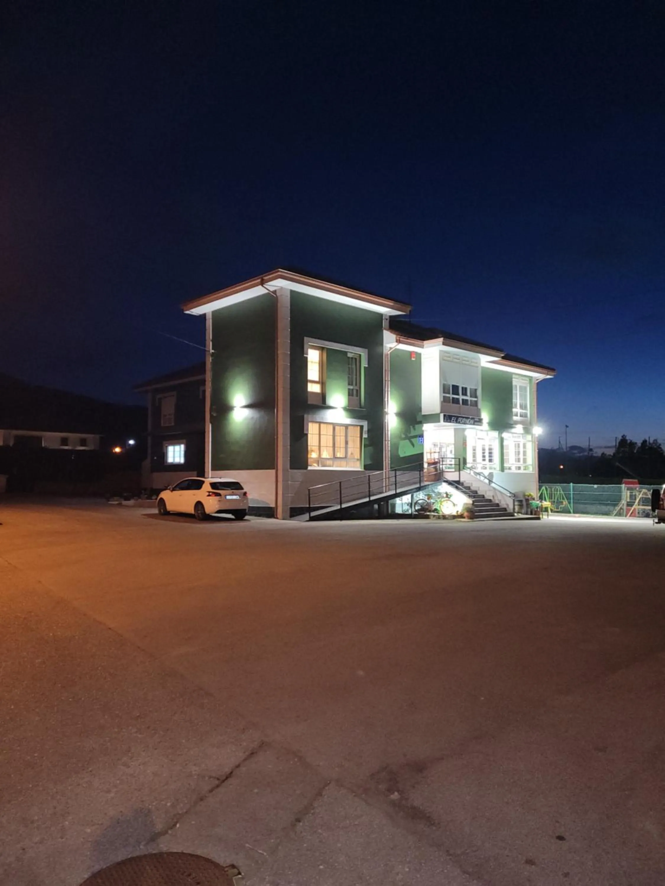 Property building in Hotel Restaurante el Fornon