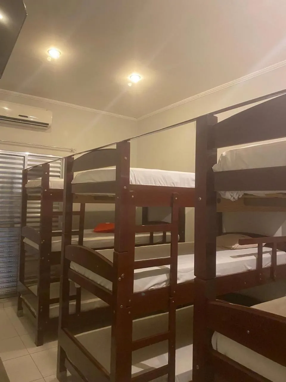 Bedroom, Bed in Center Plaza Hotel