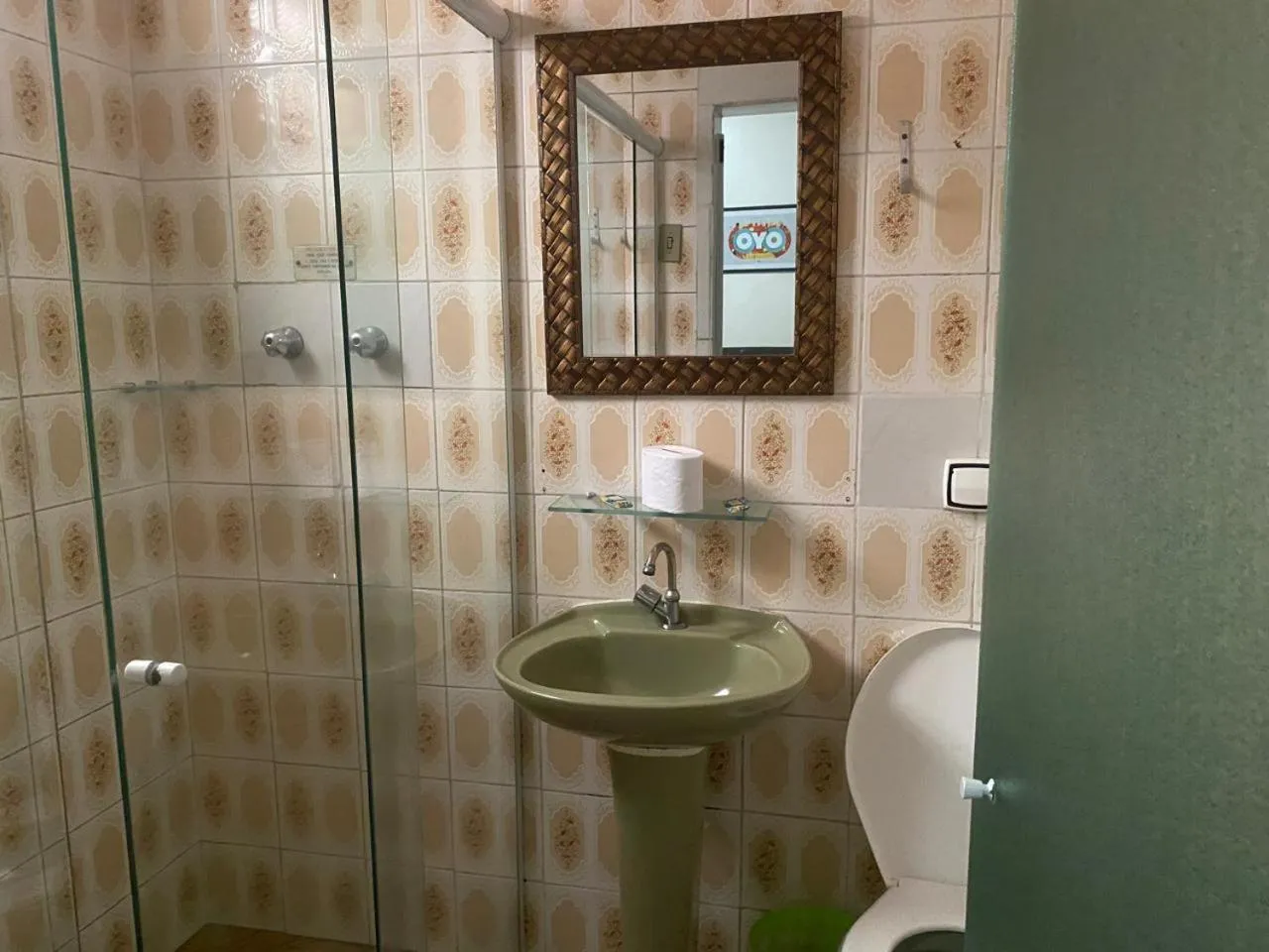 Bathroom in Center Plaza Hotel