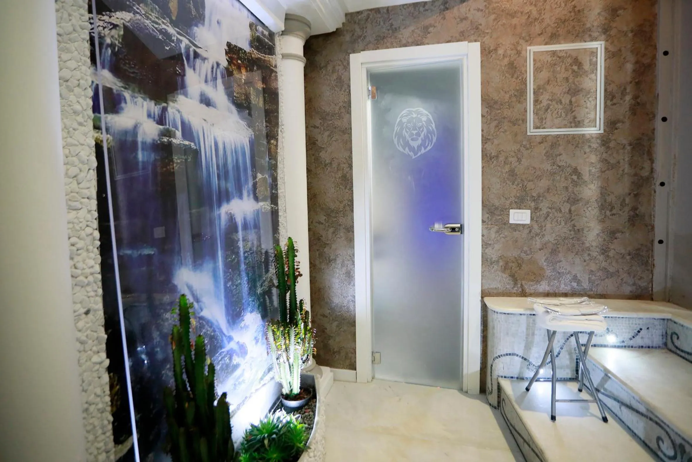 Leone Camere D'autore - CHIAIA