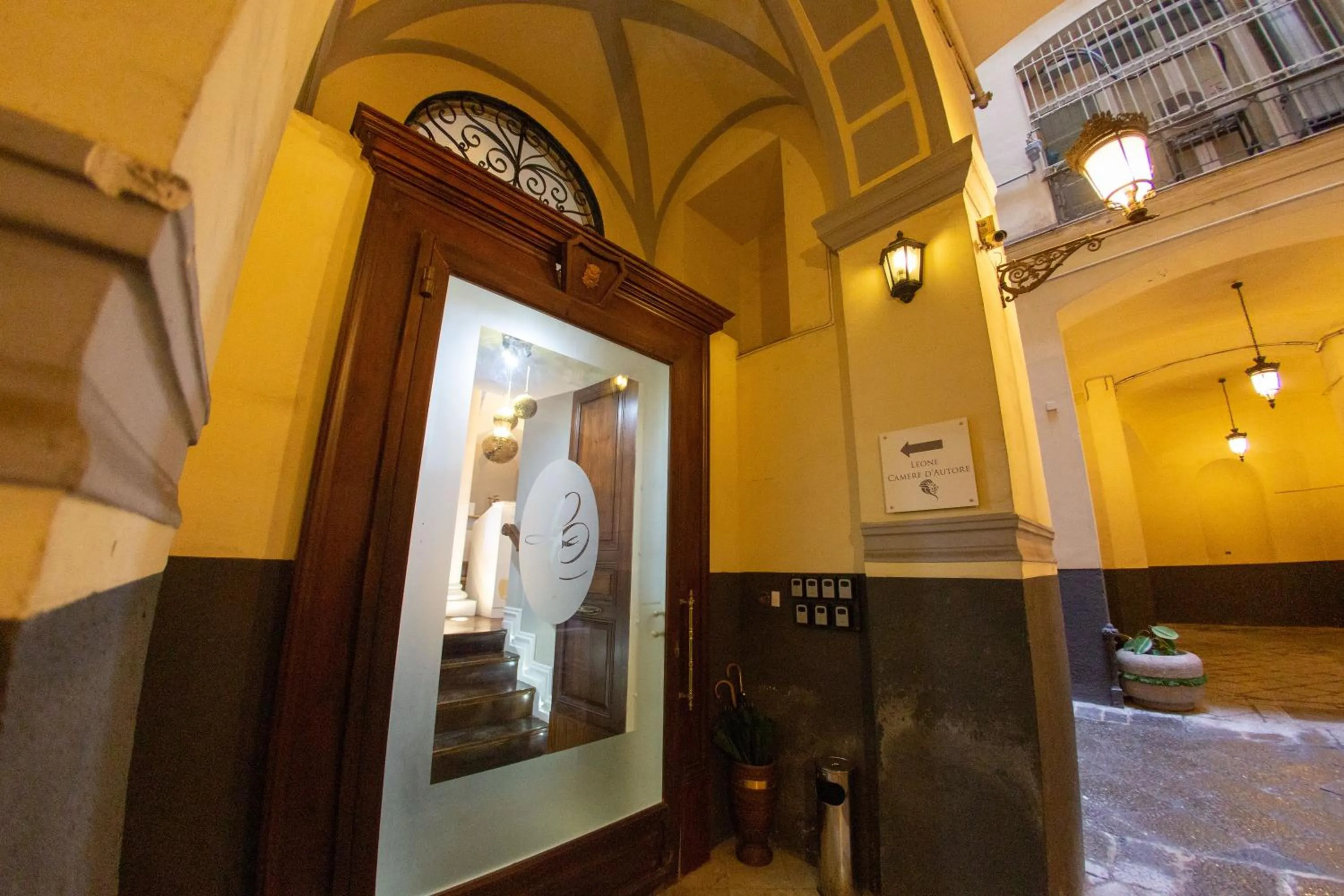 Leone Camere D'autore - CHIAIA