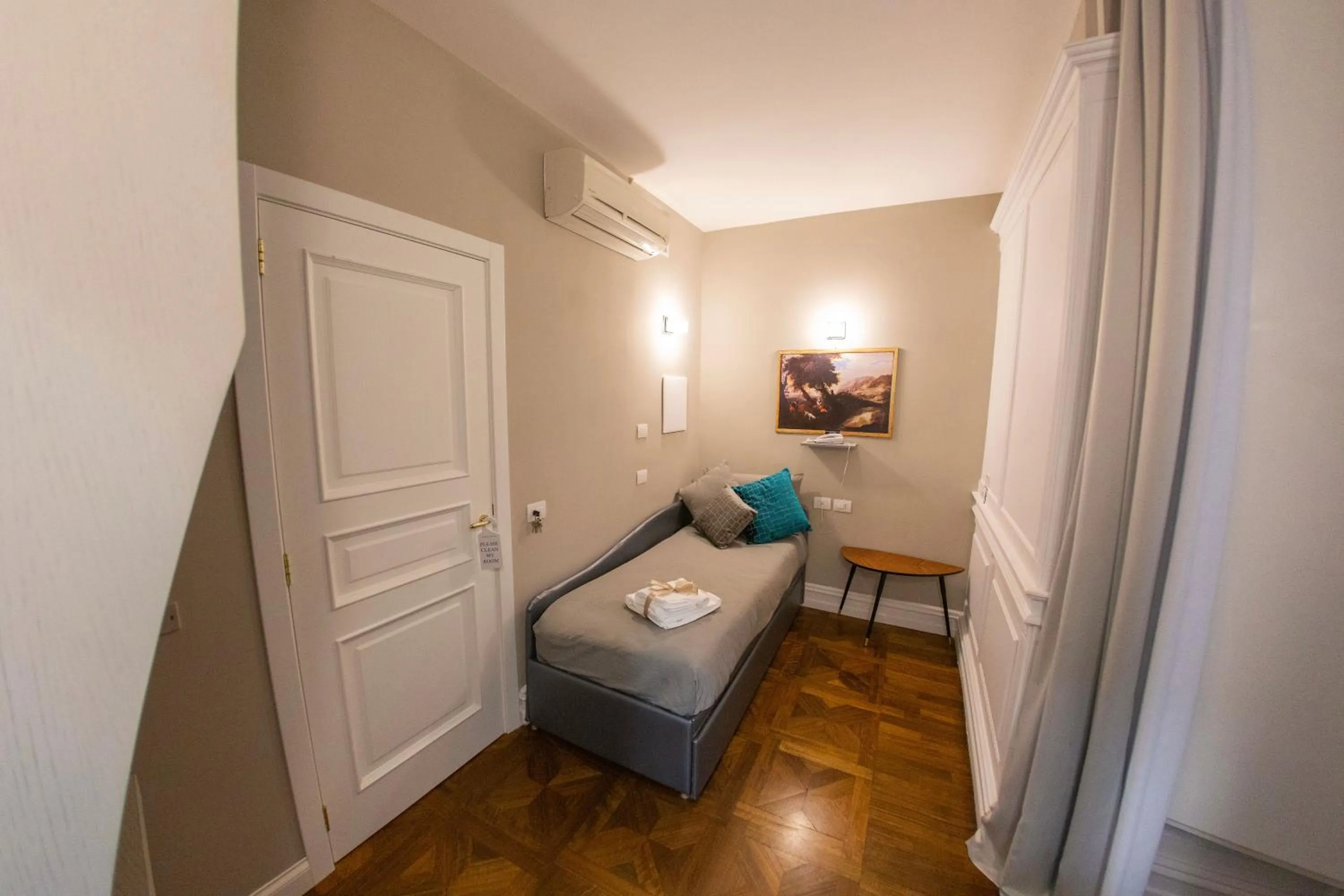 Bed in Leone Camere D'autore - CHIAIA