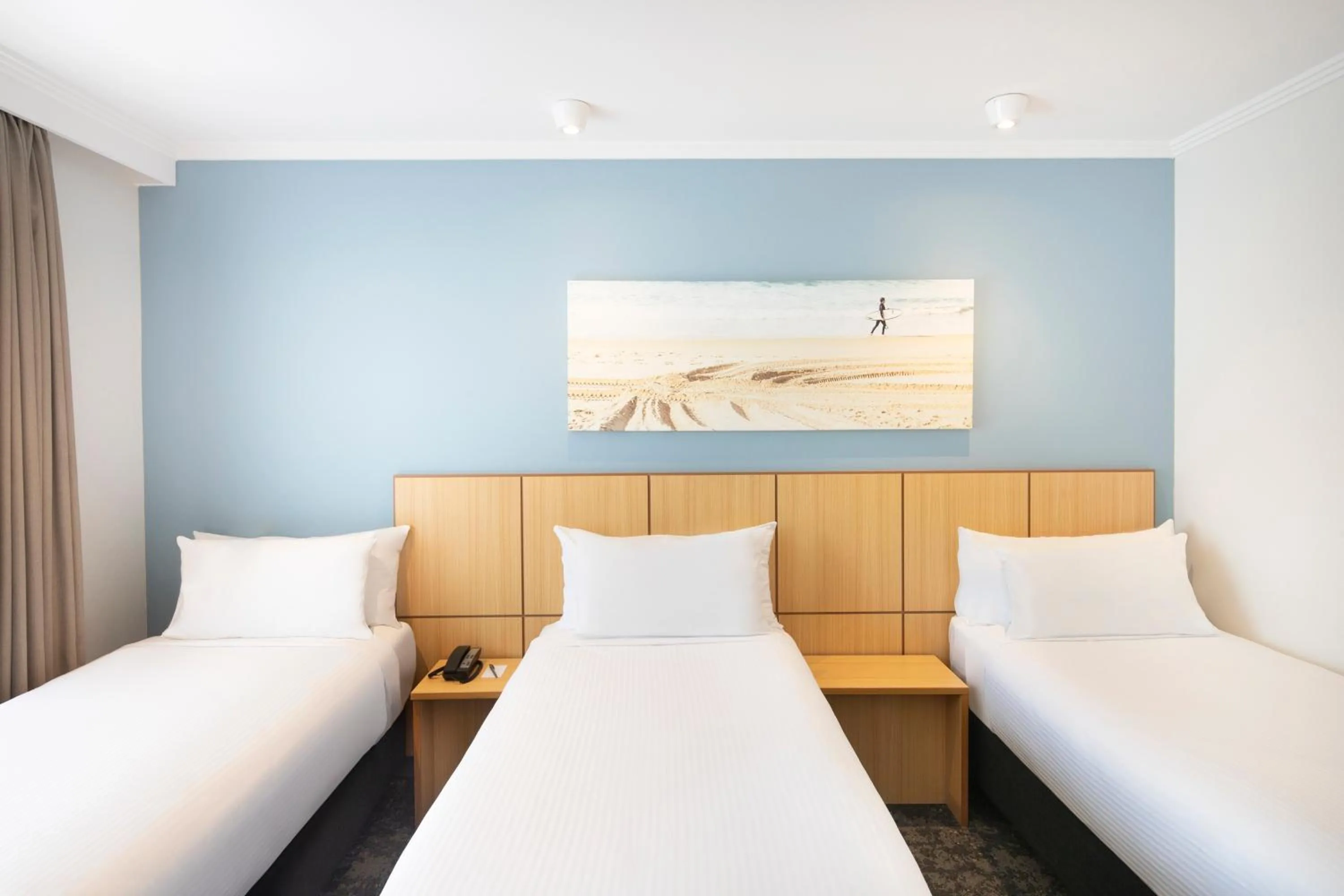 Bed in Mercure Sydney Manly Warringah