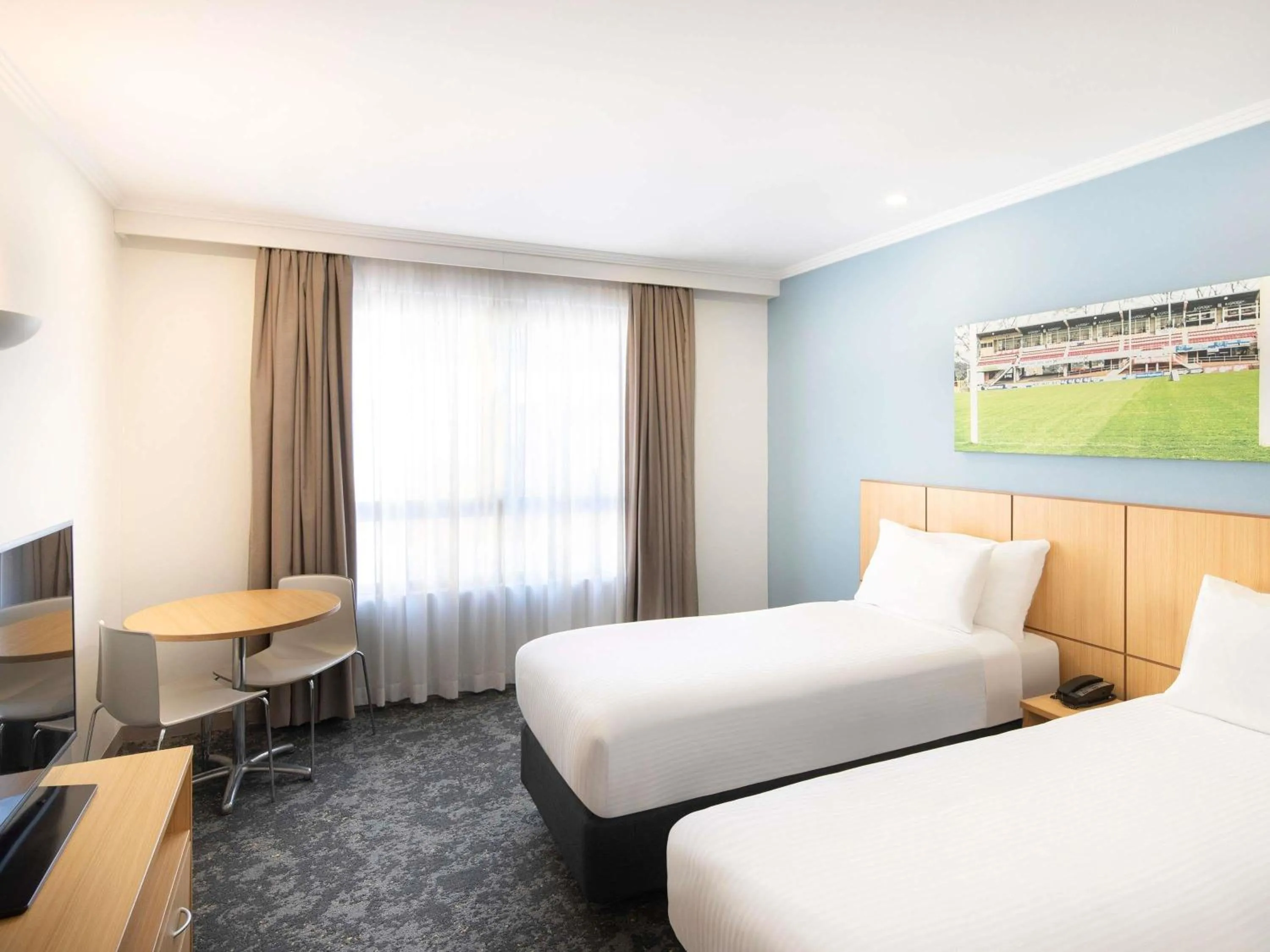 Standard Twin Room in Mercure Sydney Manly Warringah