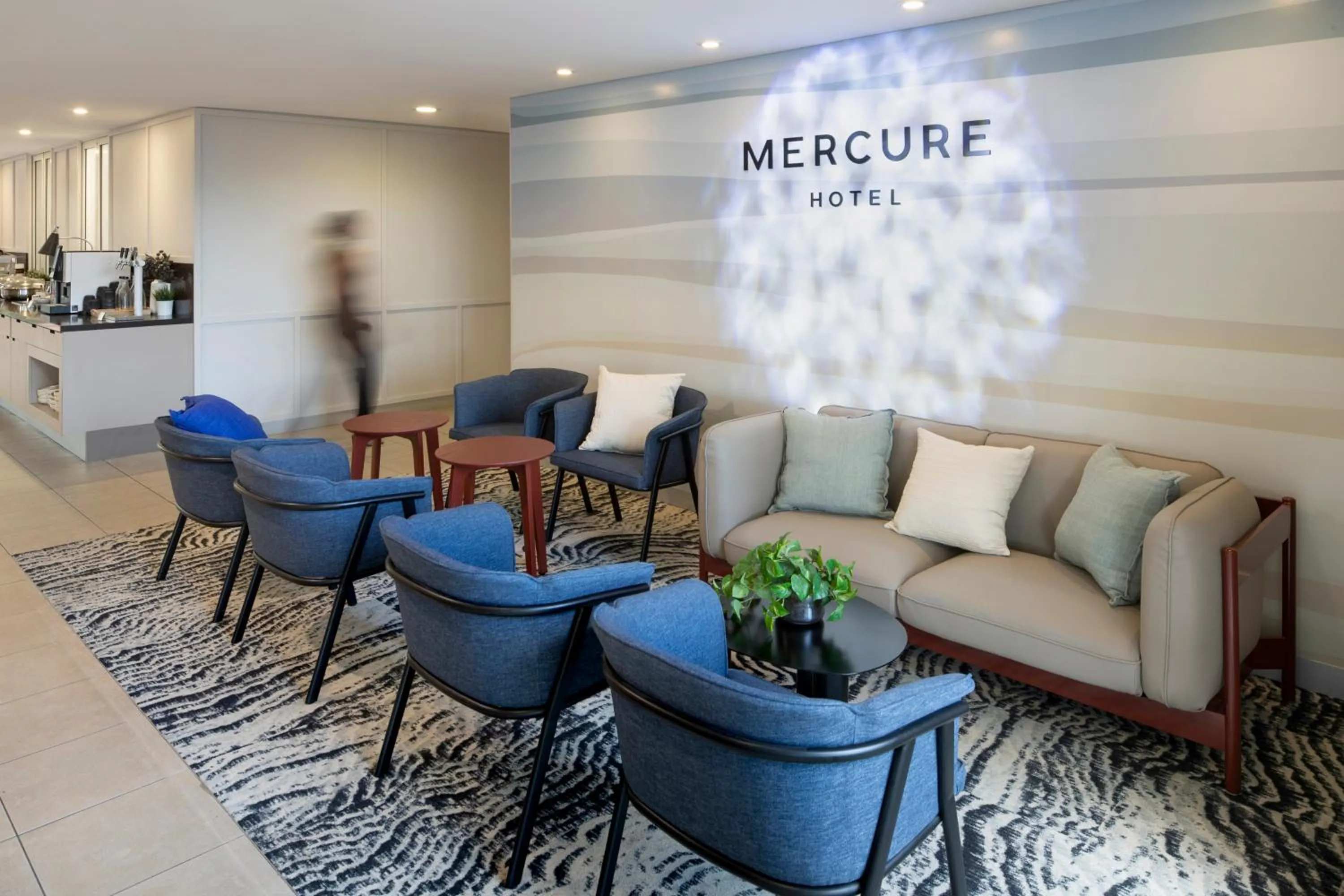 Lobby or reception in Mercure Sydney Manly Warringah