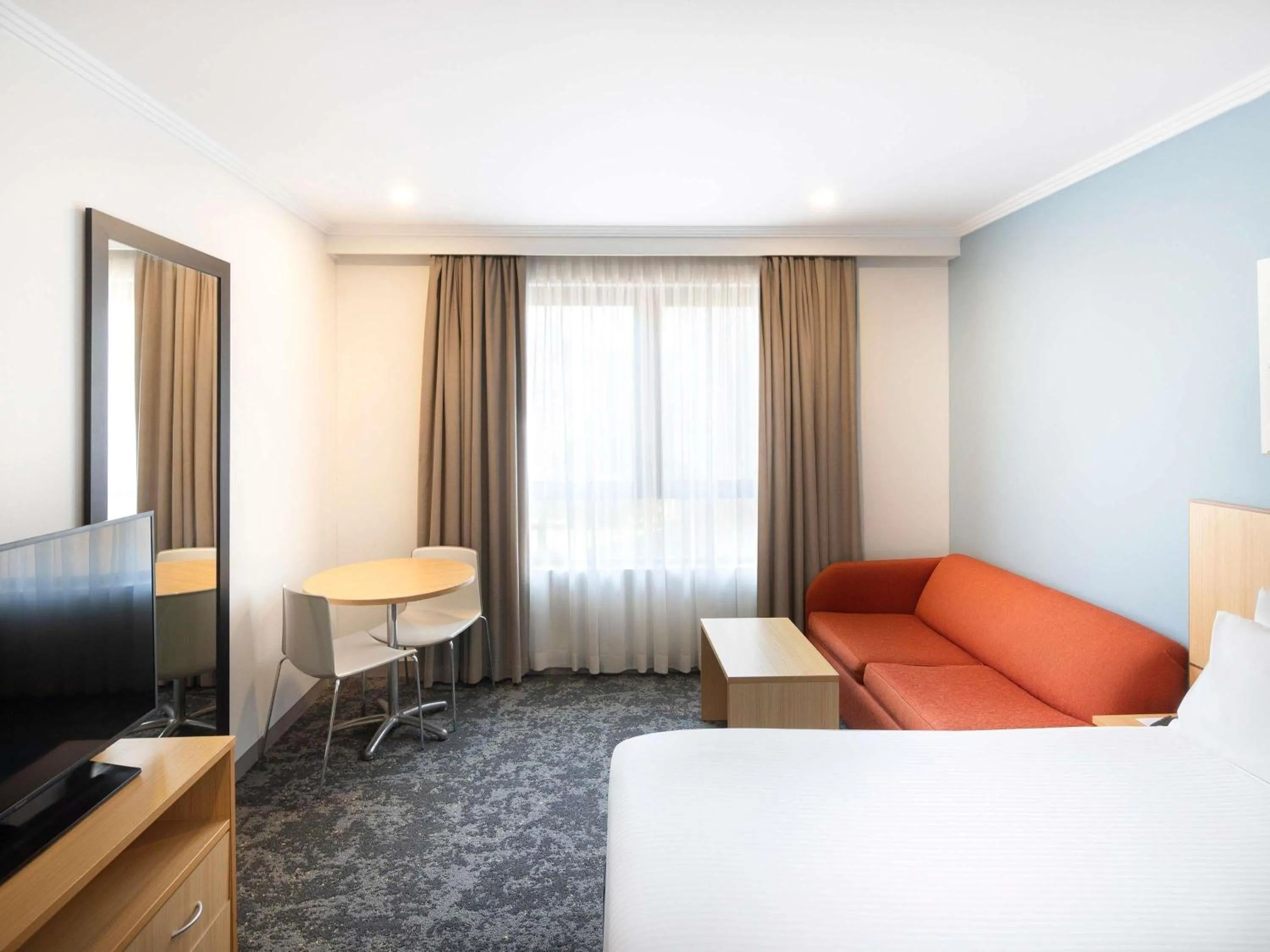 Bedroom in Mercure Sydney Manly Warringah