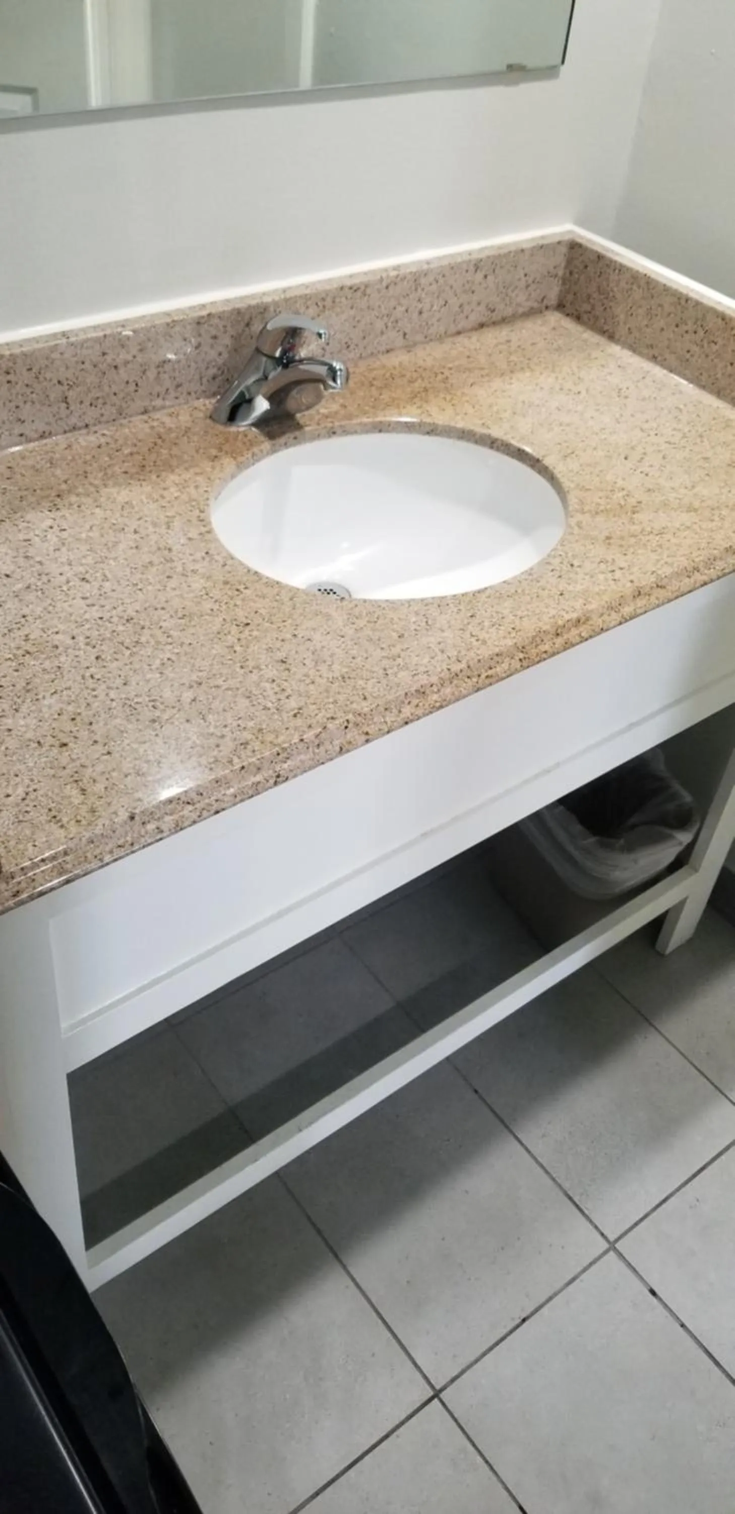 Bathroom in Maxim III Motel