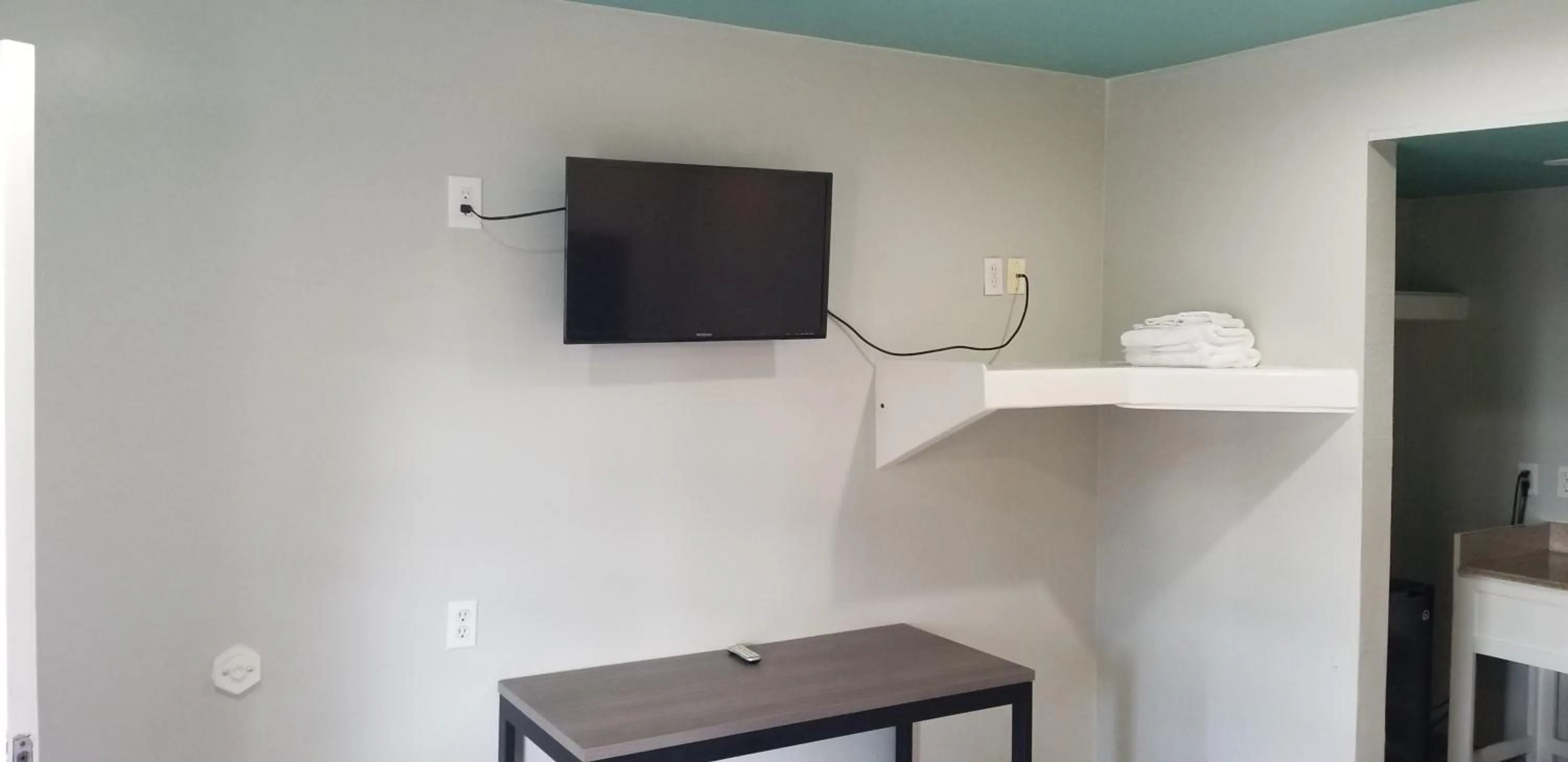 TV and multimedia in Maxim III Motel