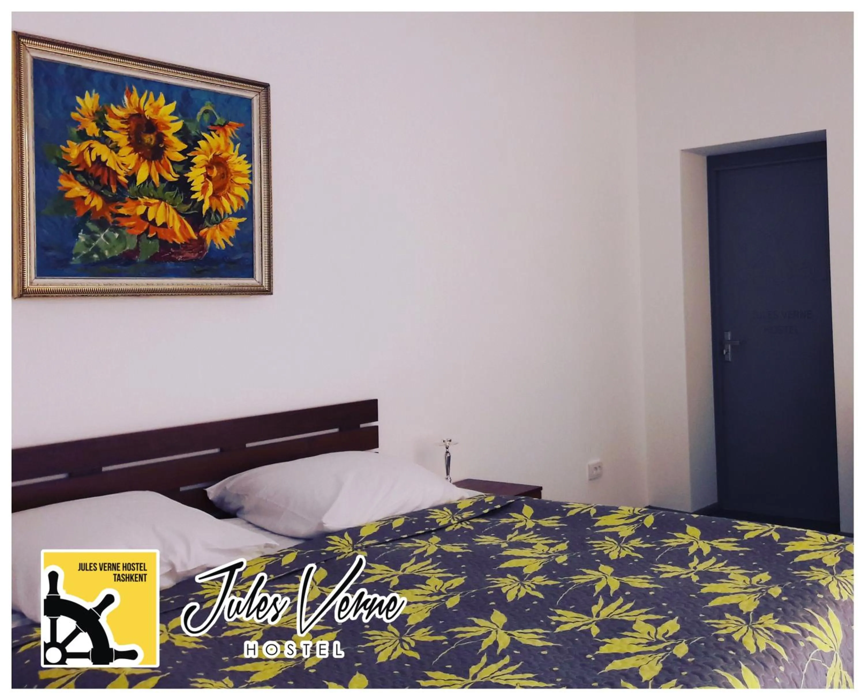 Bed in Jules Verne Hostel