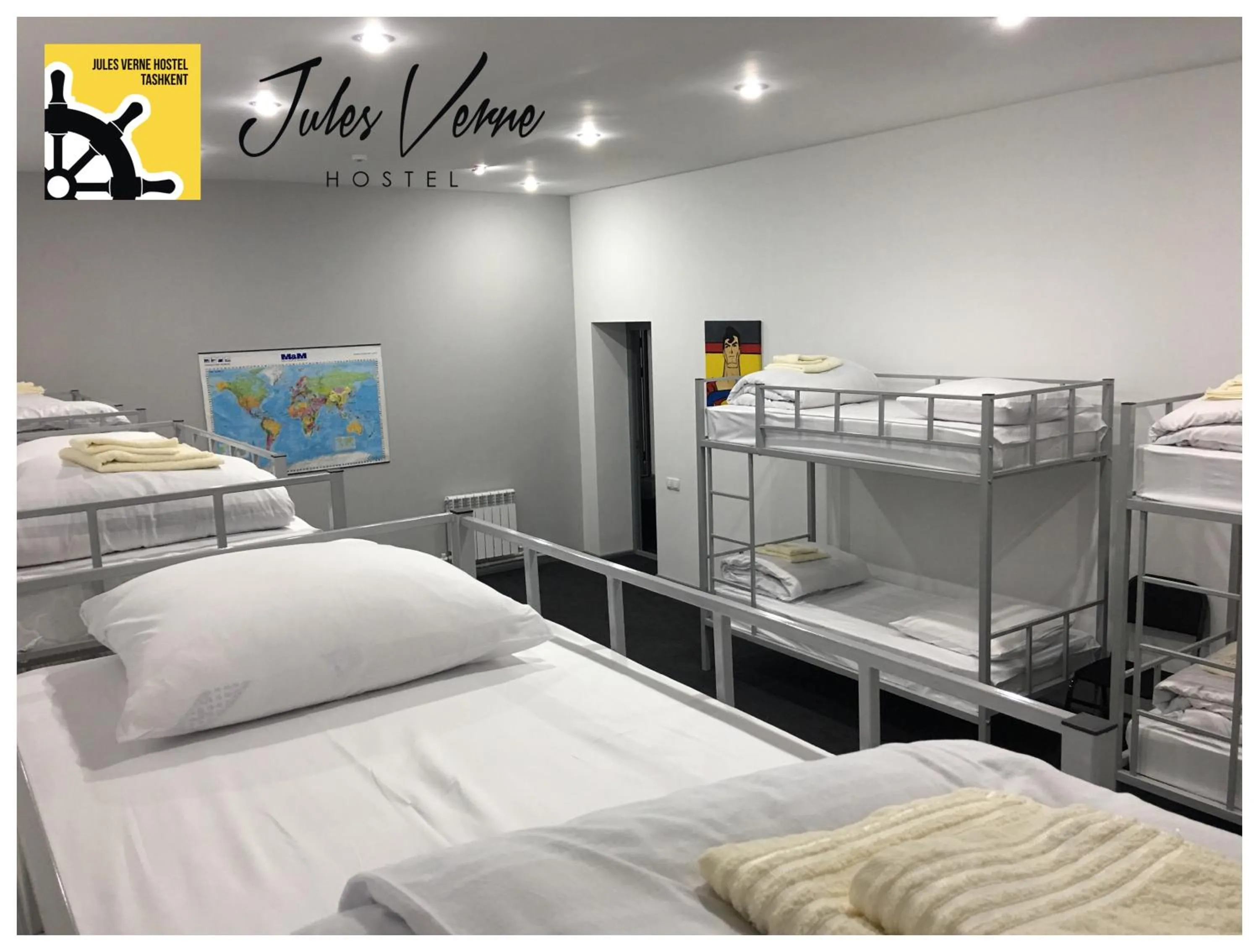 bunk bed, Bed in Jules Verne Hostel