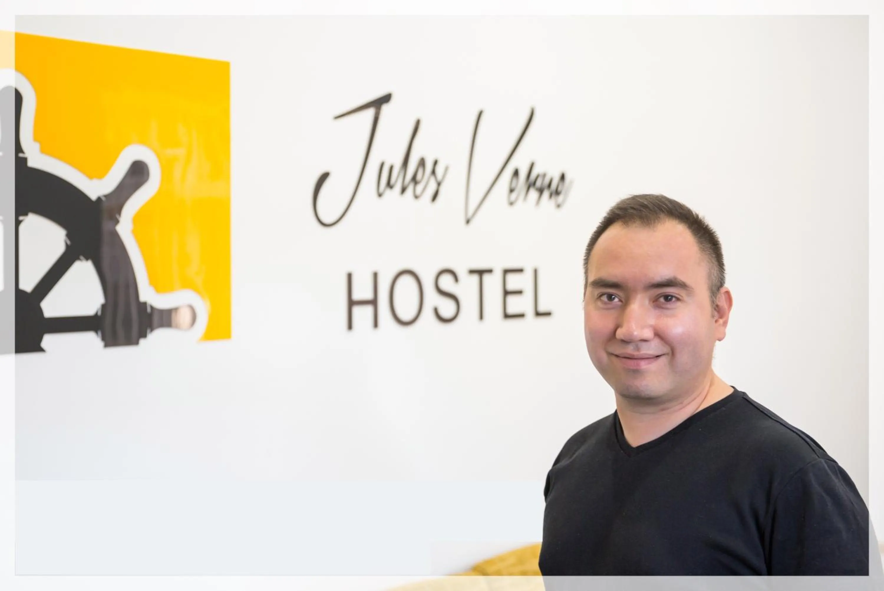 Property logo or sign in Jules Verne Hostel