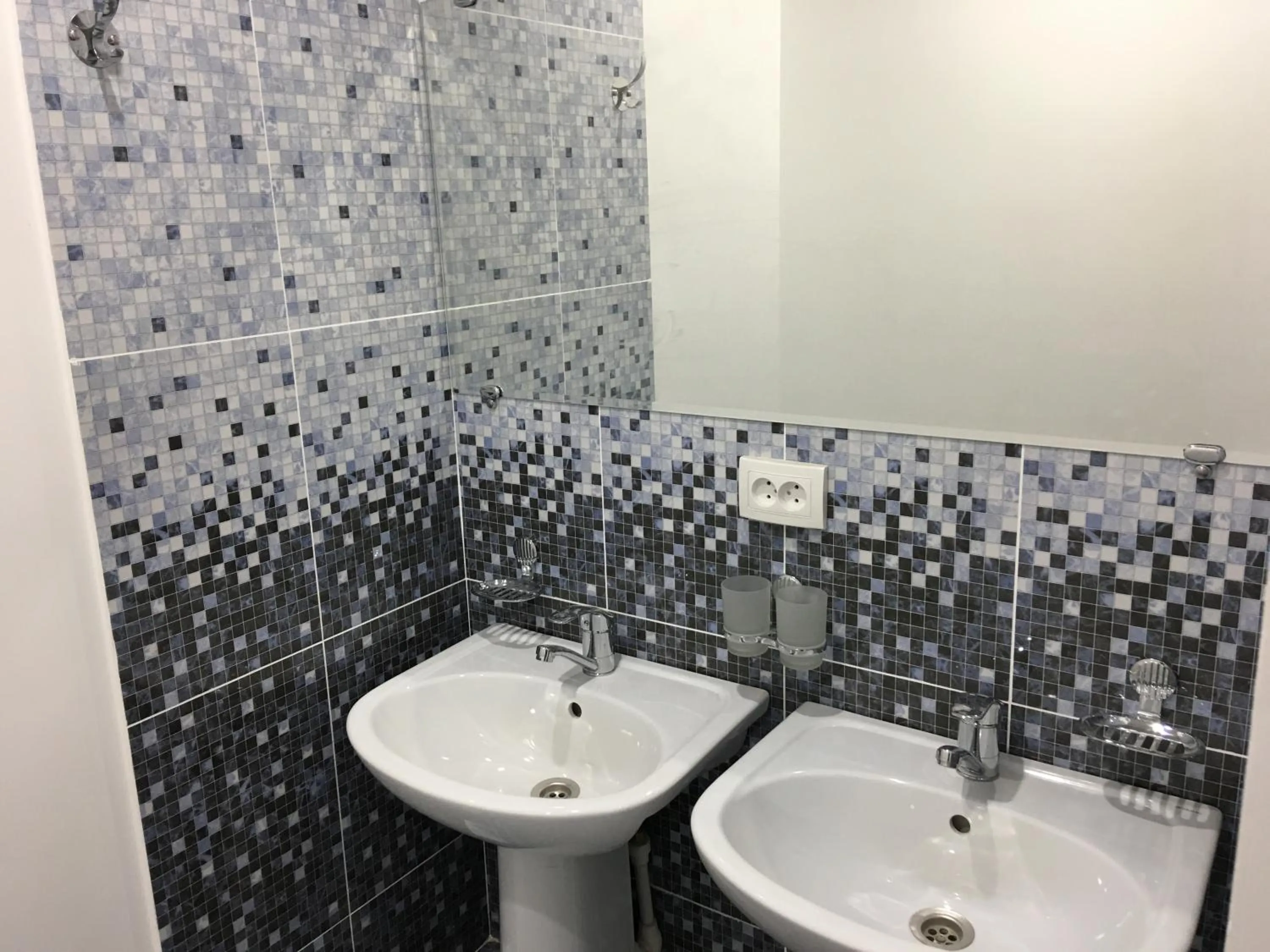 Shower in Jules Verne Hostel