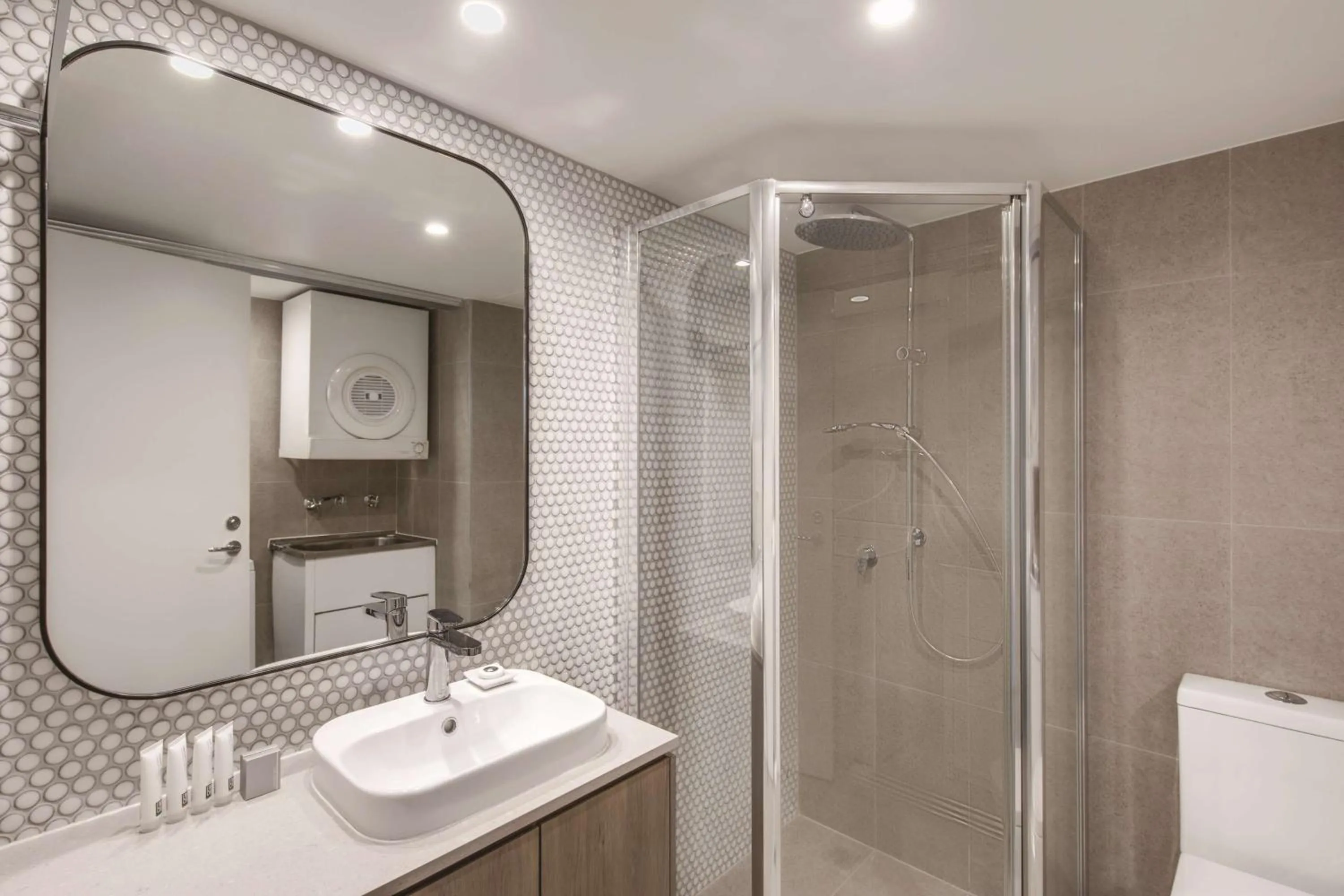 Bathroom in Adina Apartment Hotel Coogee Sydney