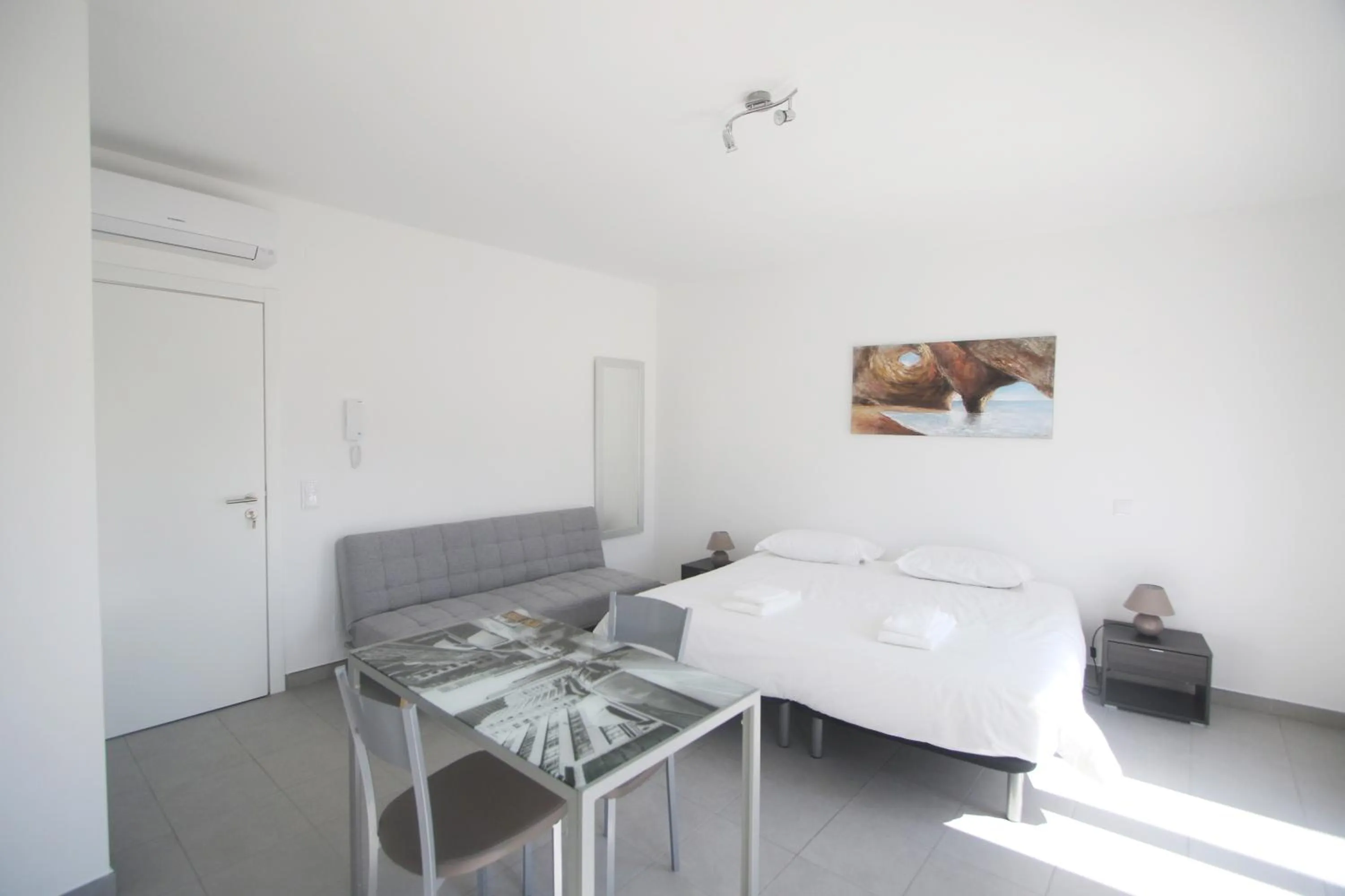 Bedroom, Bed in Guest House Lovely Swan