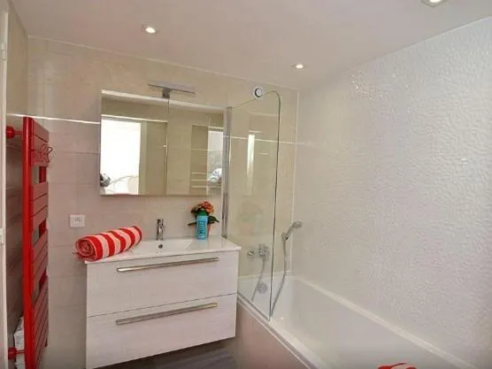 Bathroom in Lou Trelus