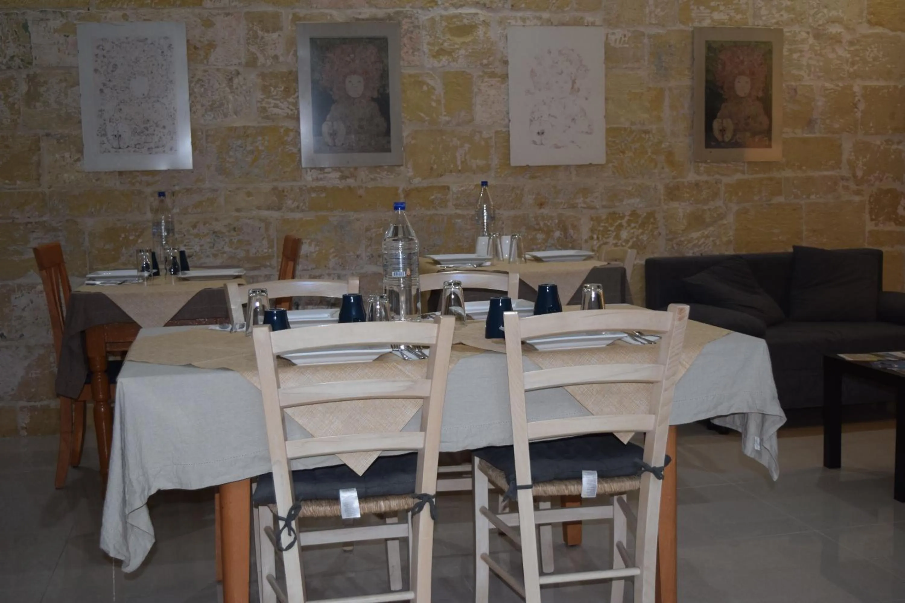 Restaurant/places to eat in St George of Lydda B&B