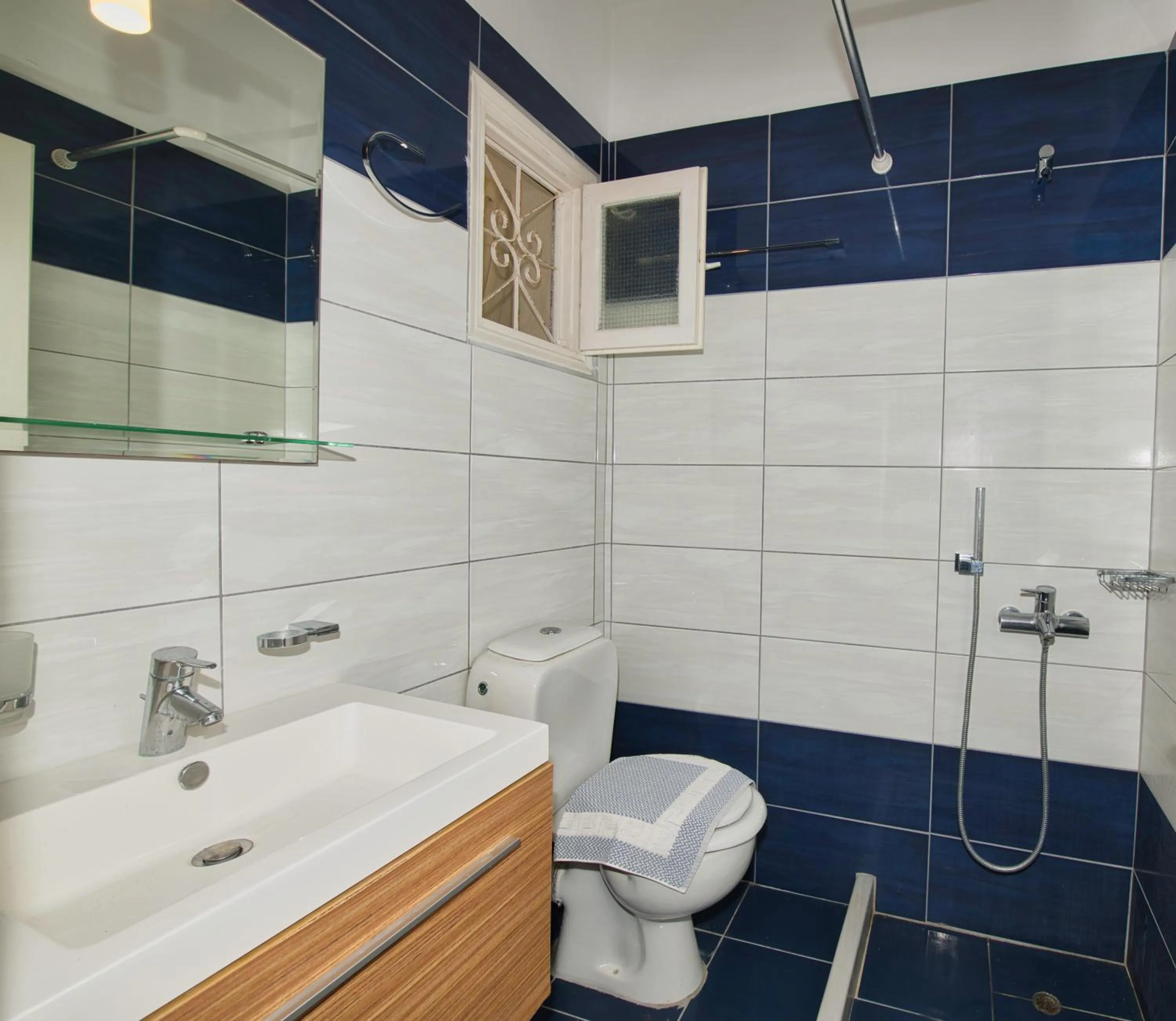 Shower in La Casa Di Nonna Anna