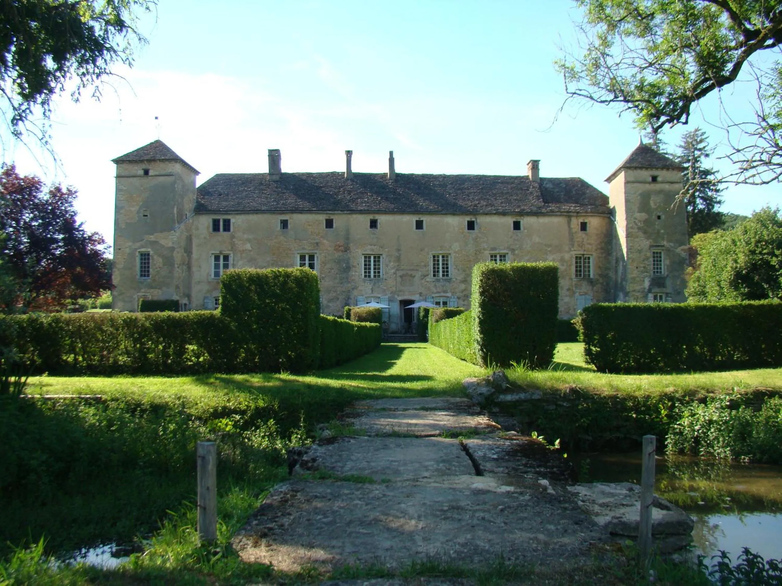 Property building in Château d'Ozenay