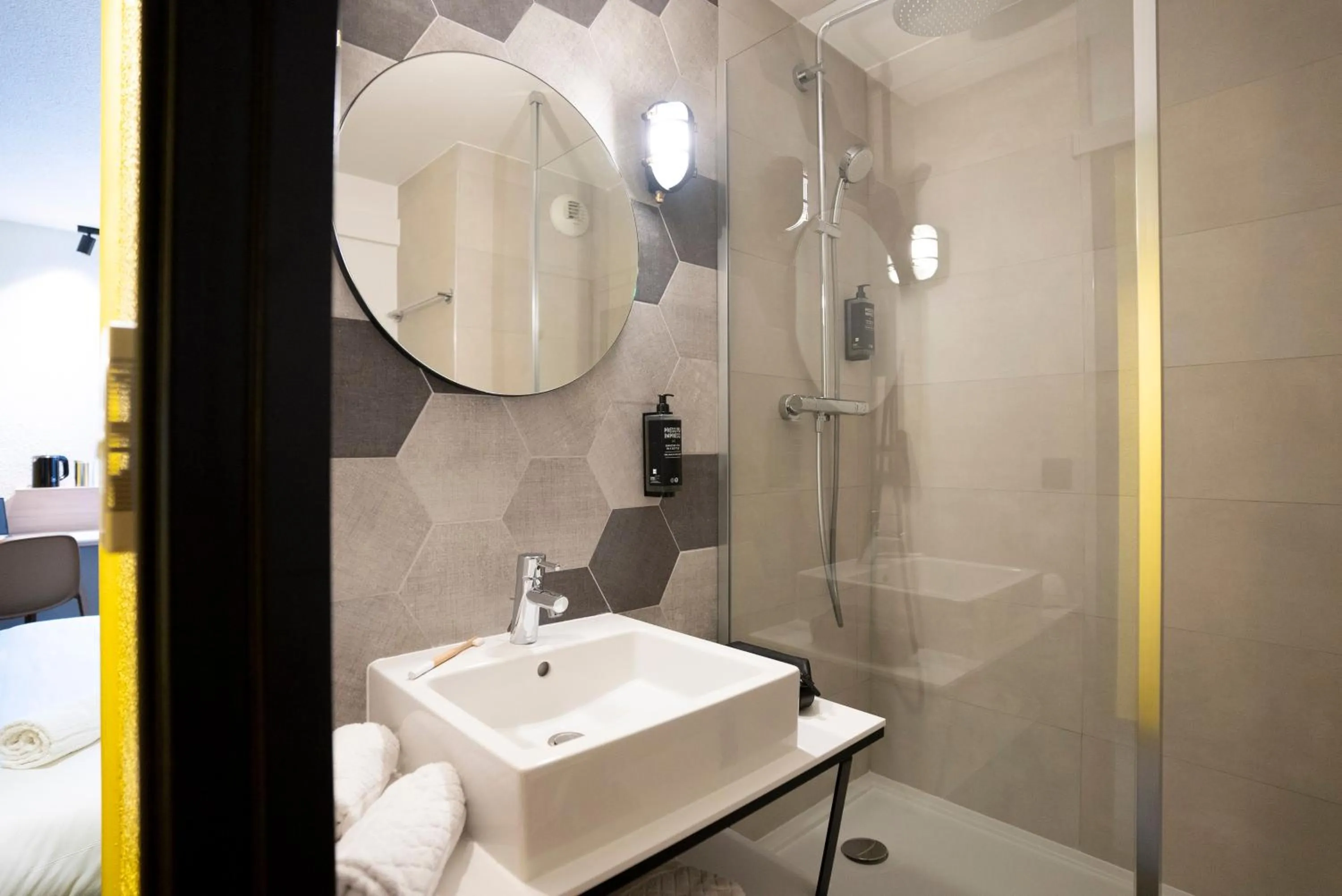 Toilet in ibis Styles Strasbourg Nord Palais des Congrès