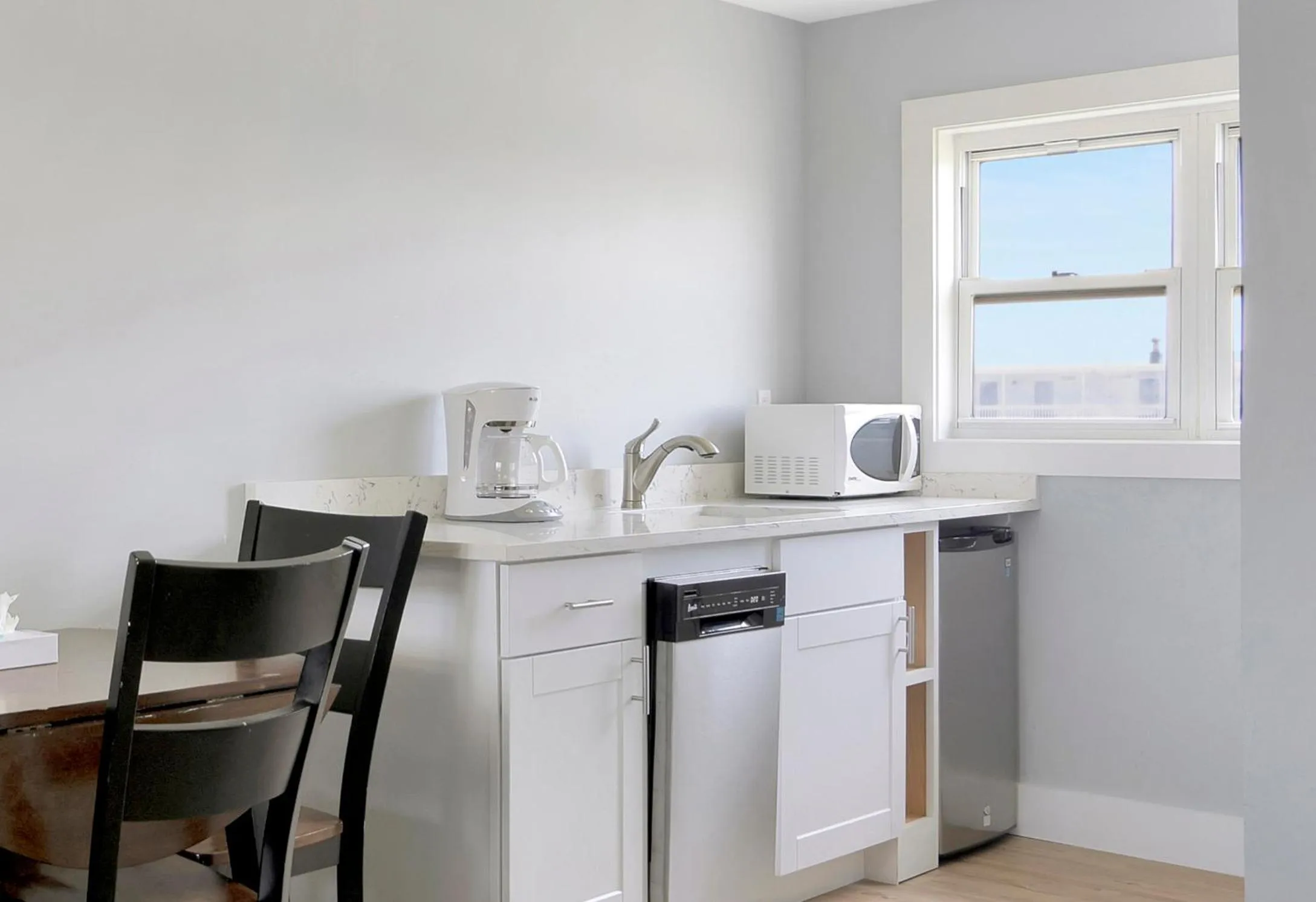 A Wave Inn - Montauk