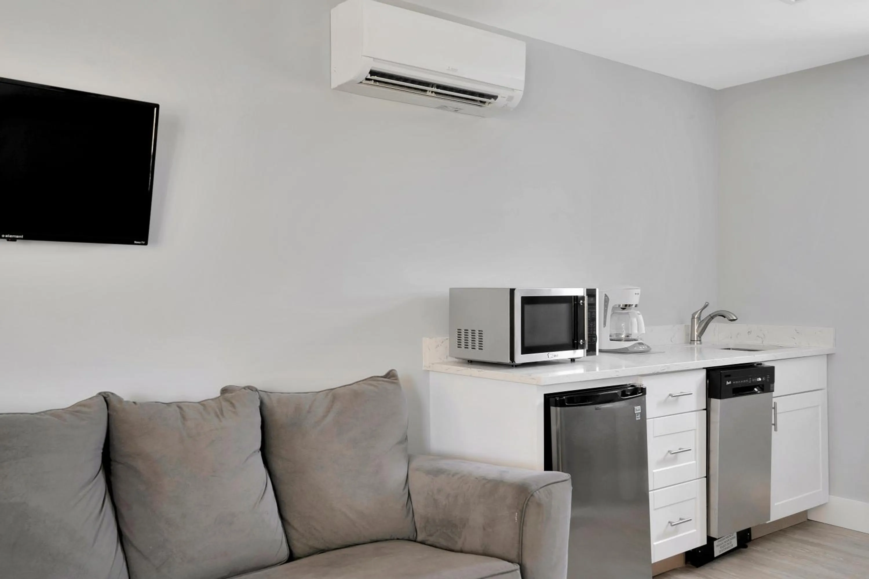 A Wave Inn - Montauk