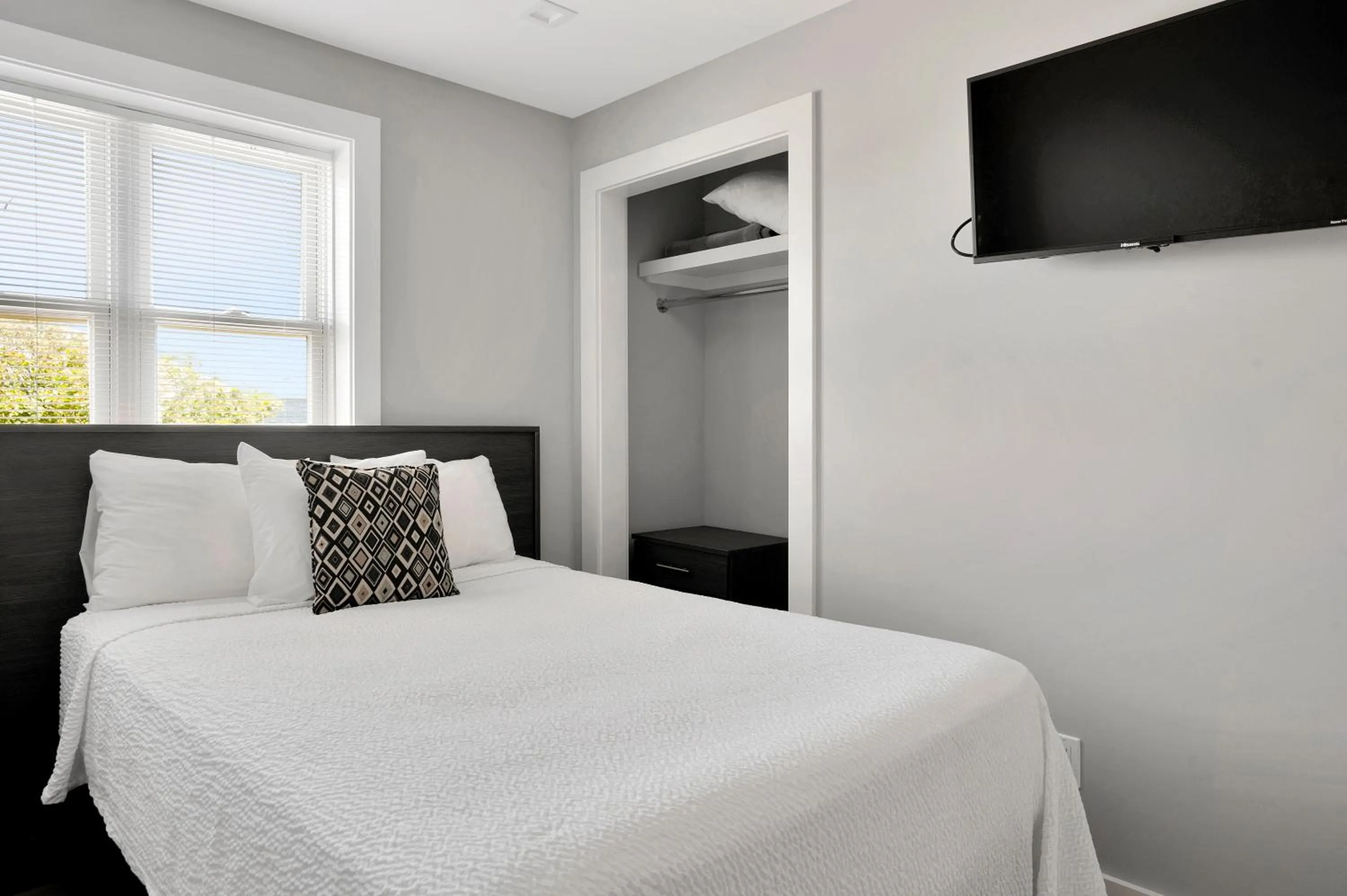 A Wave Inn - Montauk