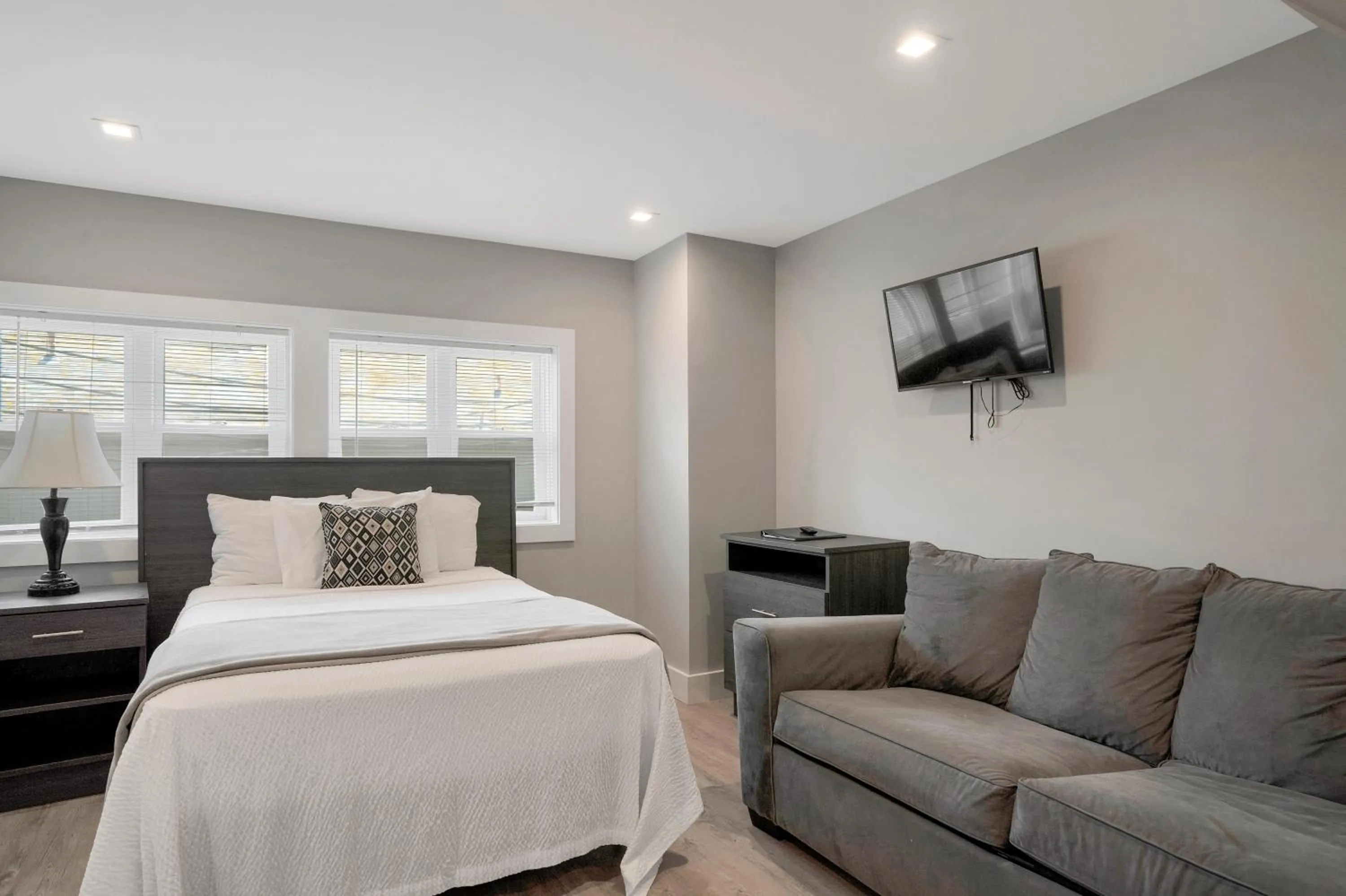 A Wave Inn - Montauk