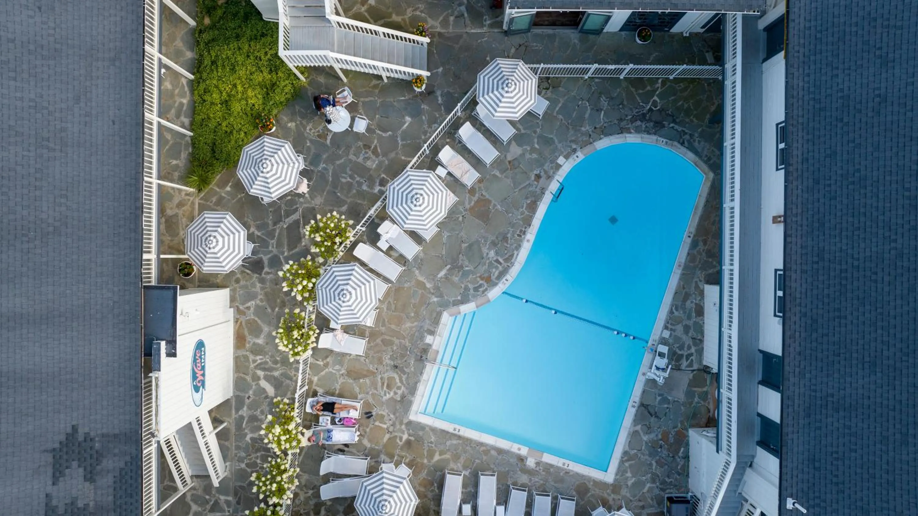 A Wave Inn - Montauk