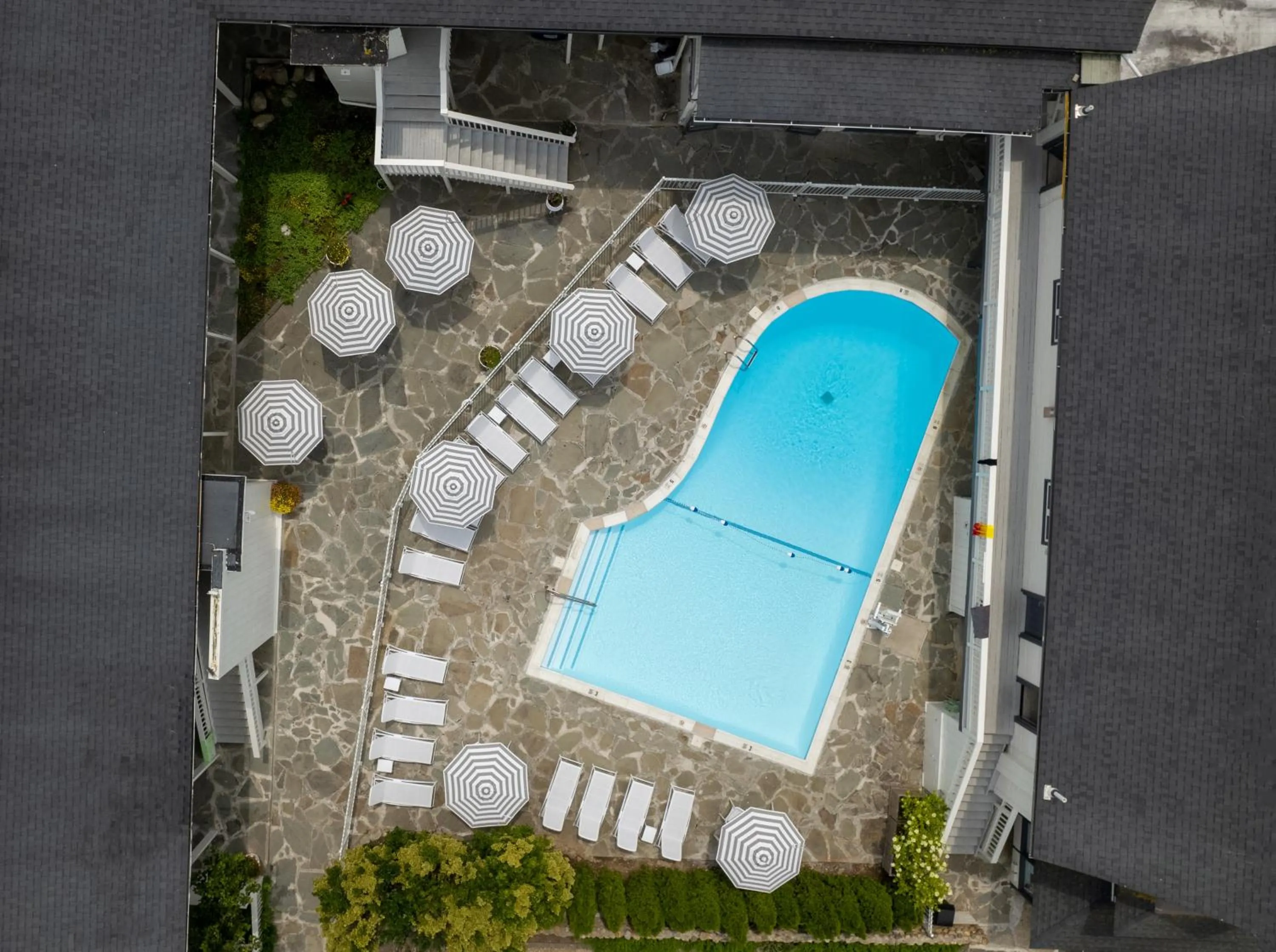 A Wave Inn - Montauk