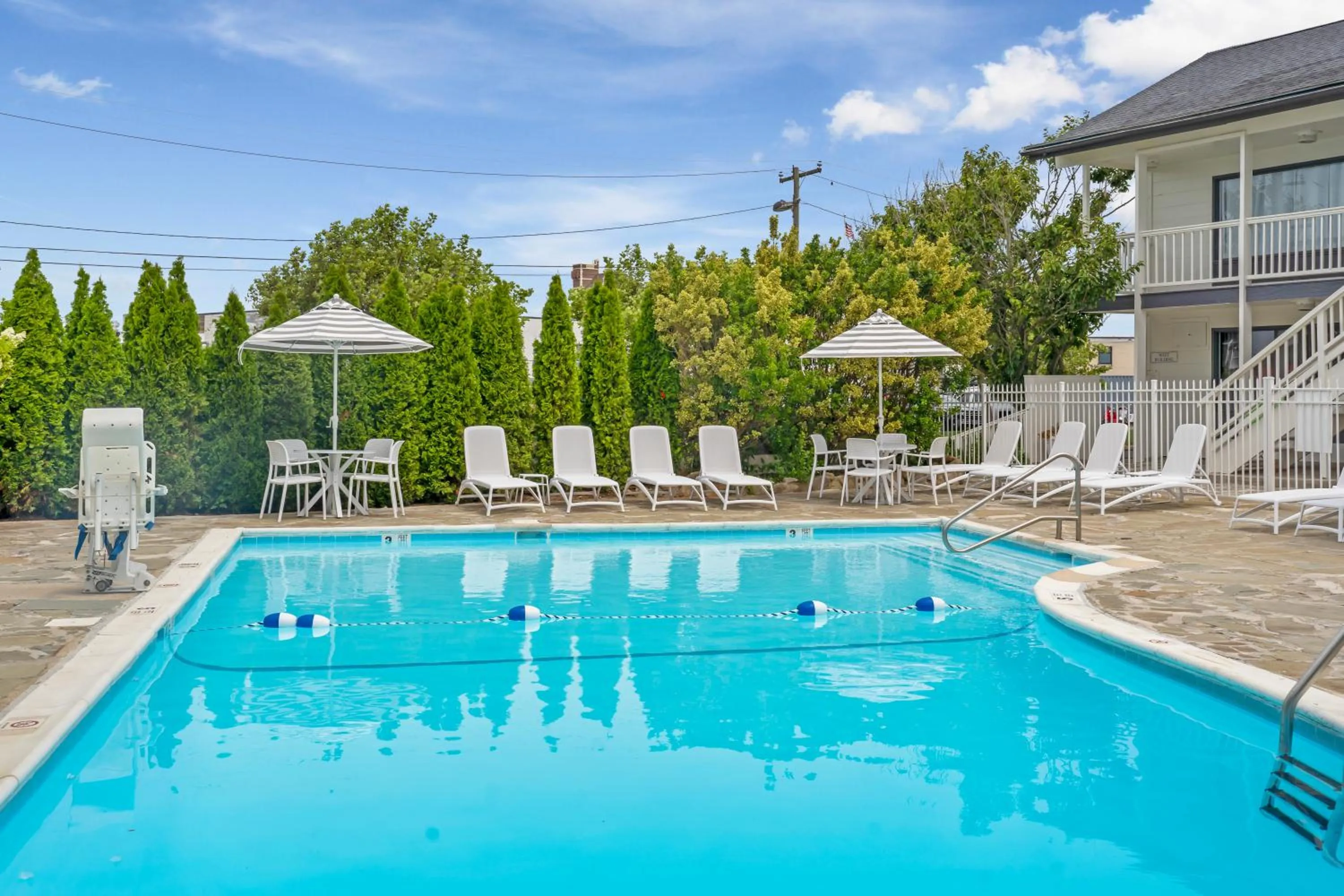 A Wave Inn - Montauk