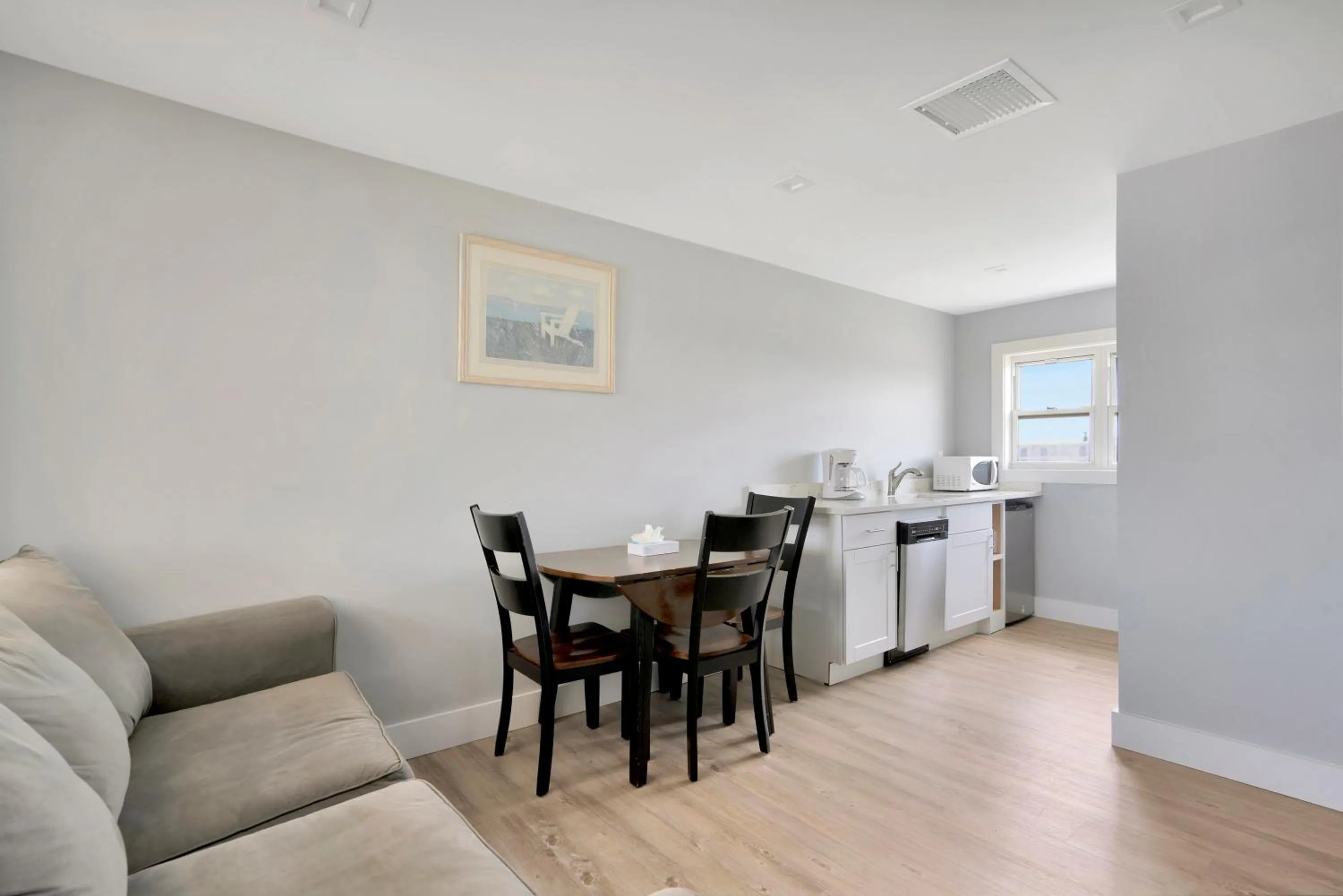 A Wave Inn - Montauk