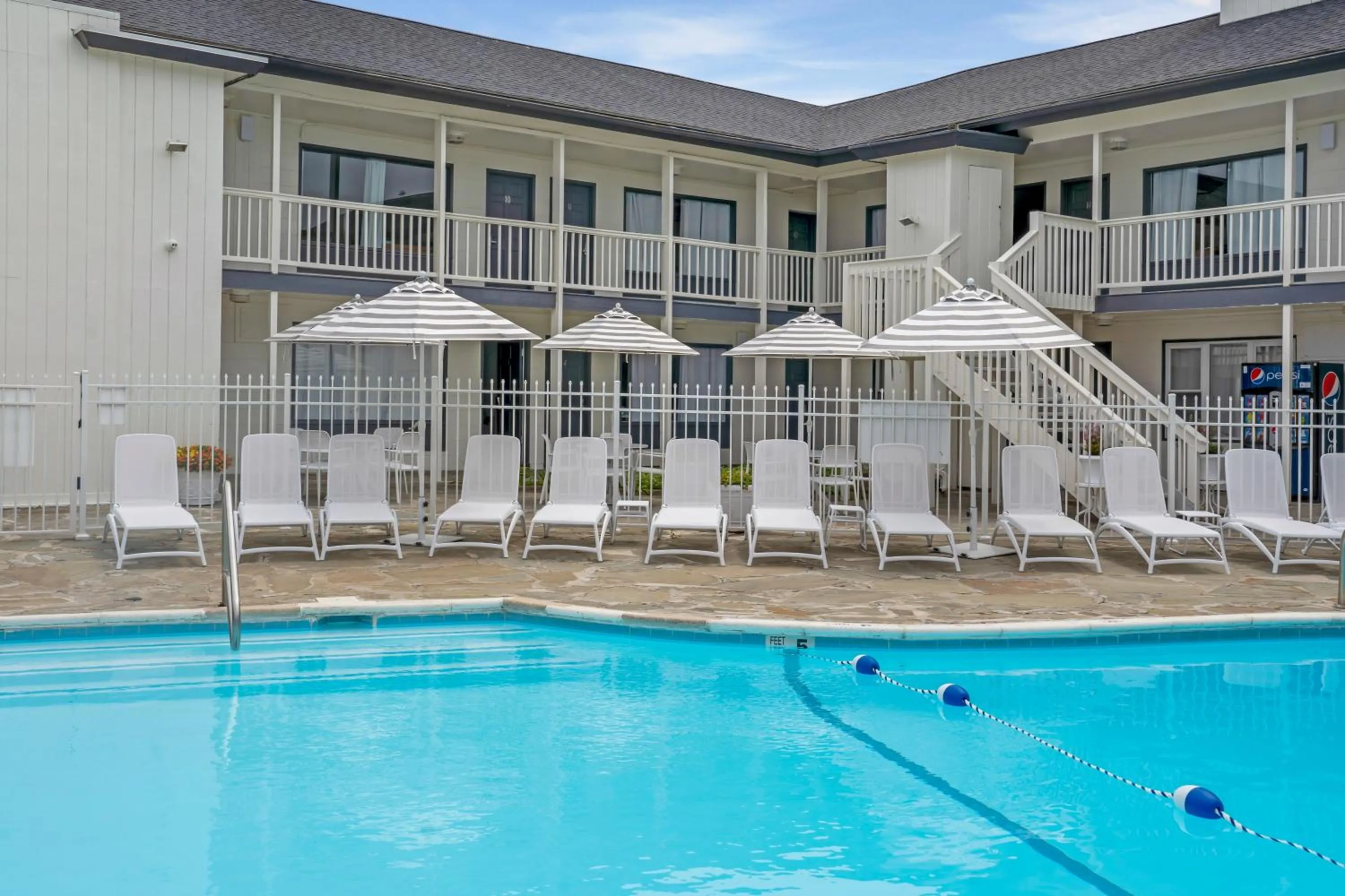 A Wave Inn - Montauk