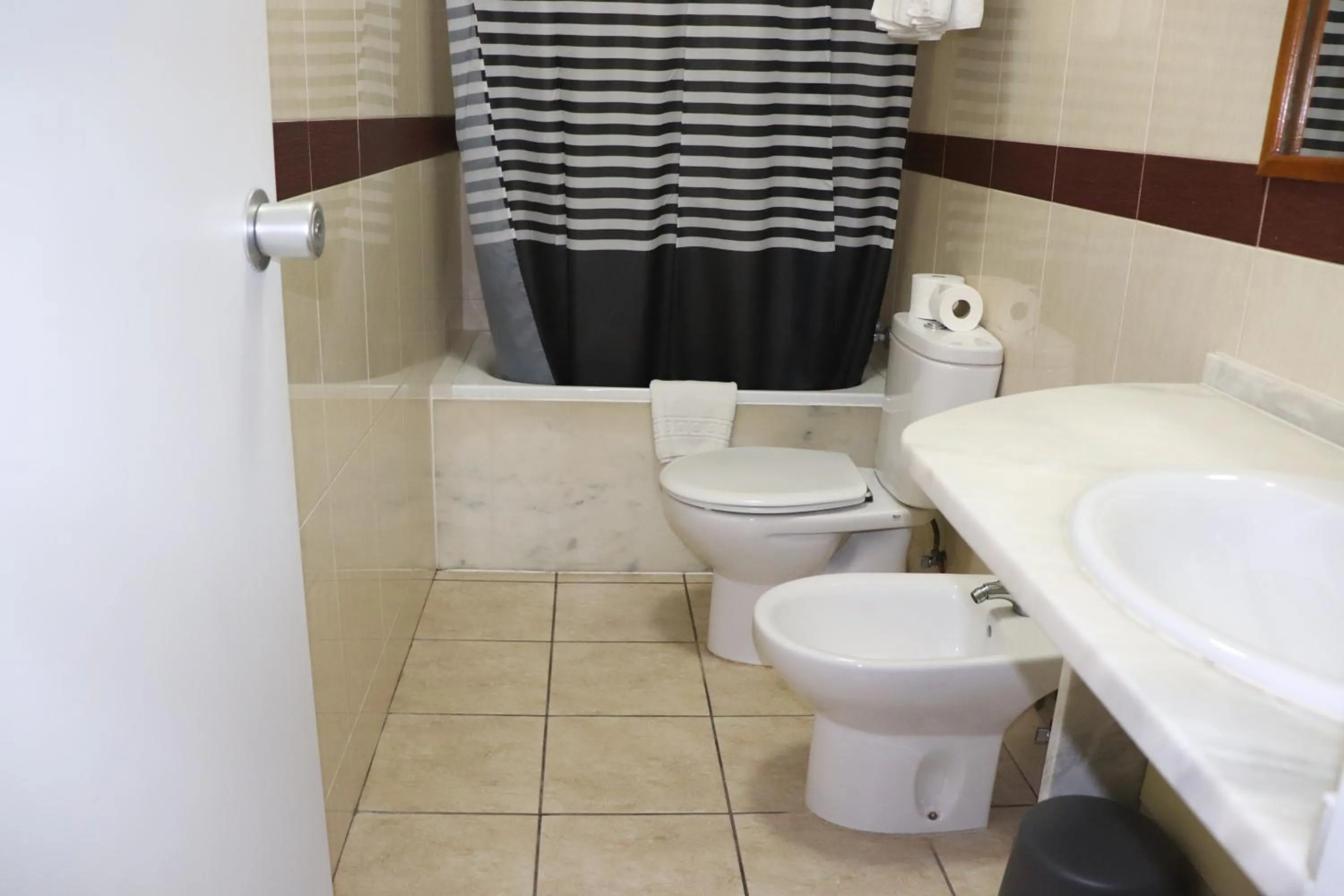 Toilet in Hotel Belém Tejo - Setubalense