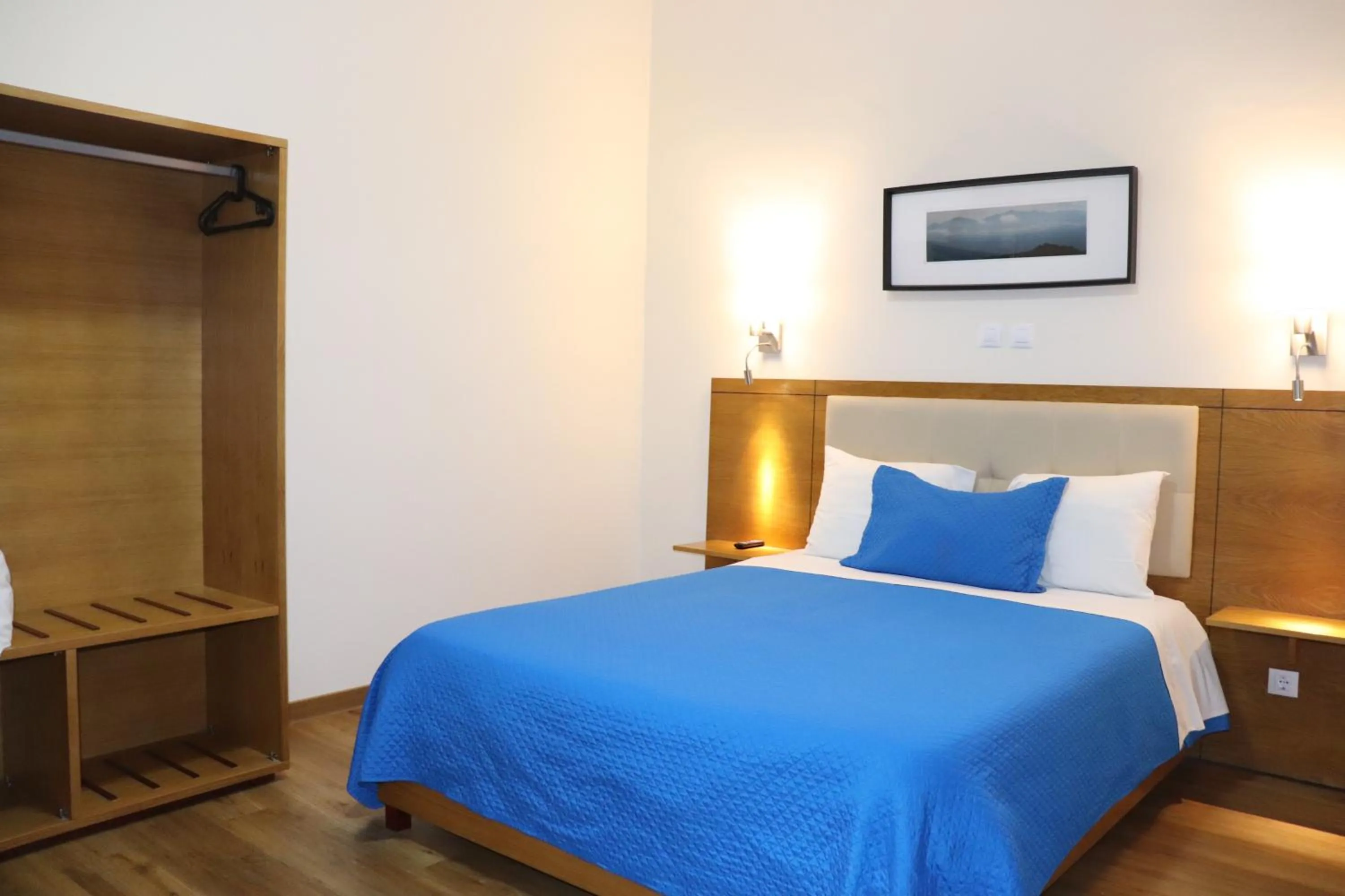 Photo of the whole room, Bed in Hotel Belém Tejo - Setubalense