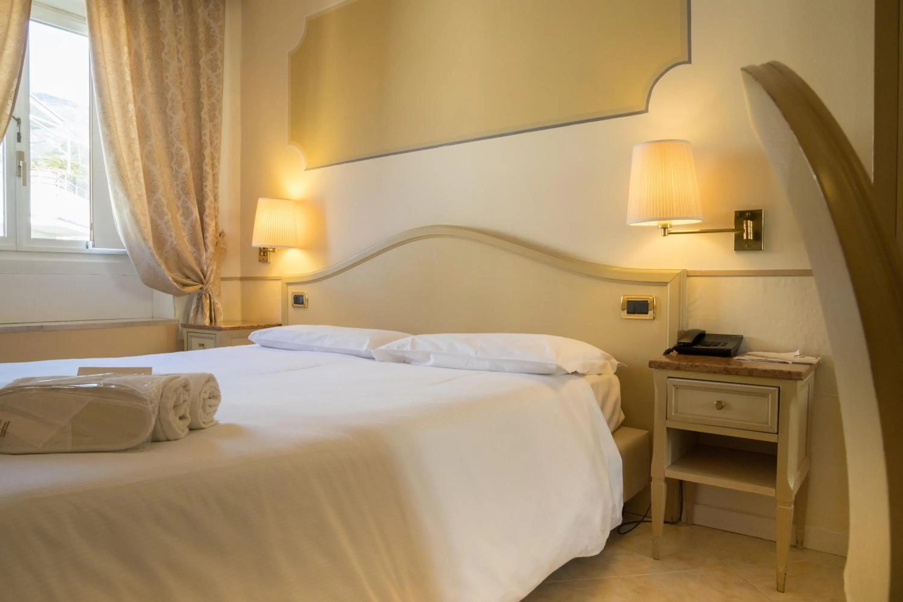 Bedroom, Bed in Ena Hotel