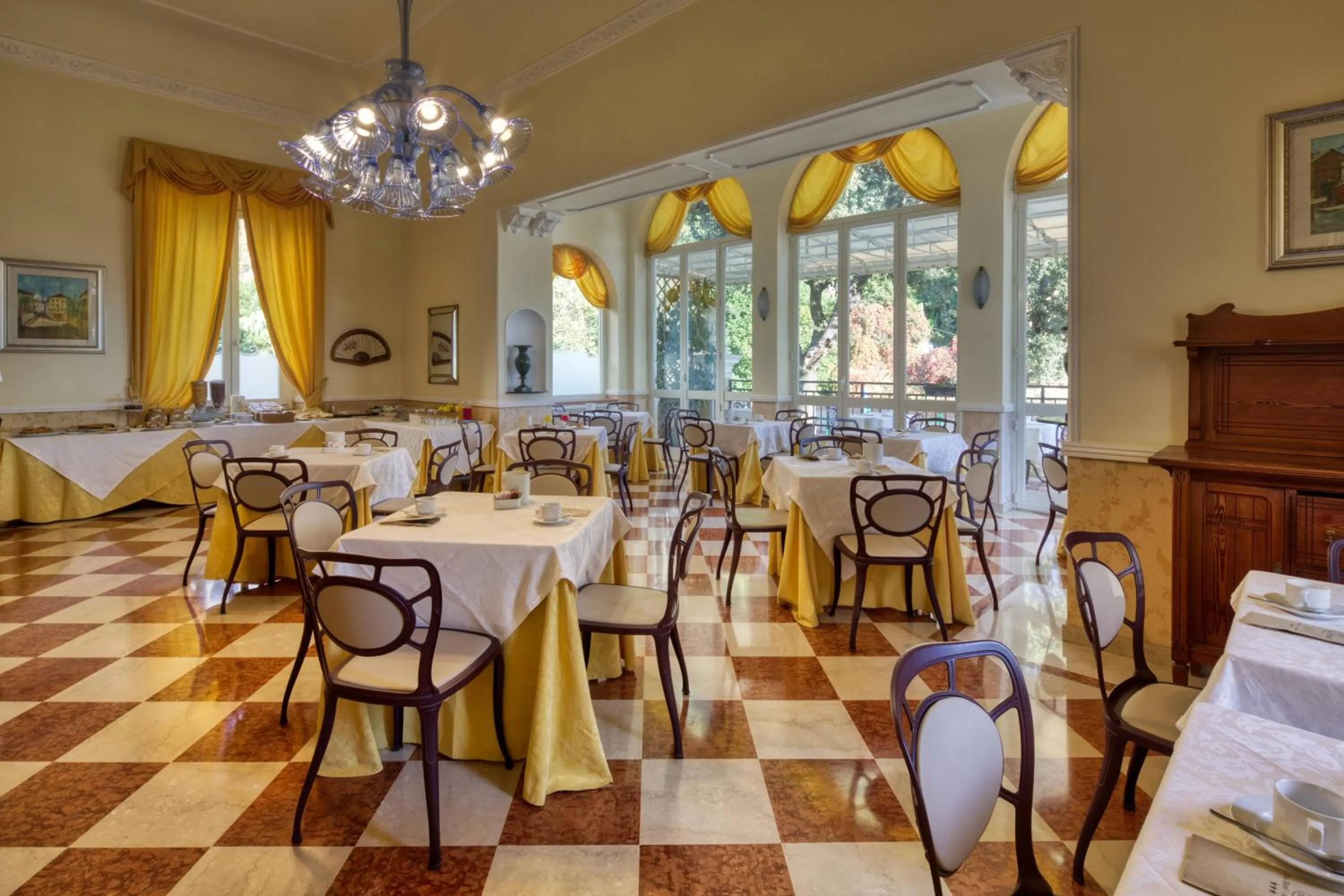 Breakfast in Ena Hotel