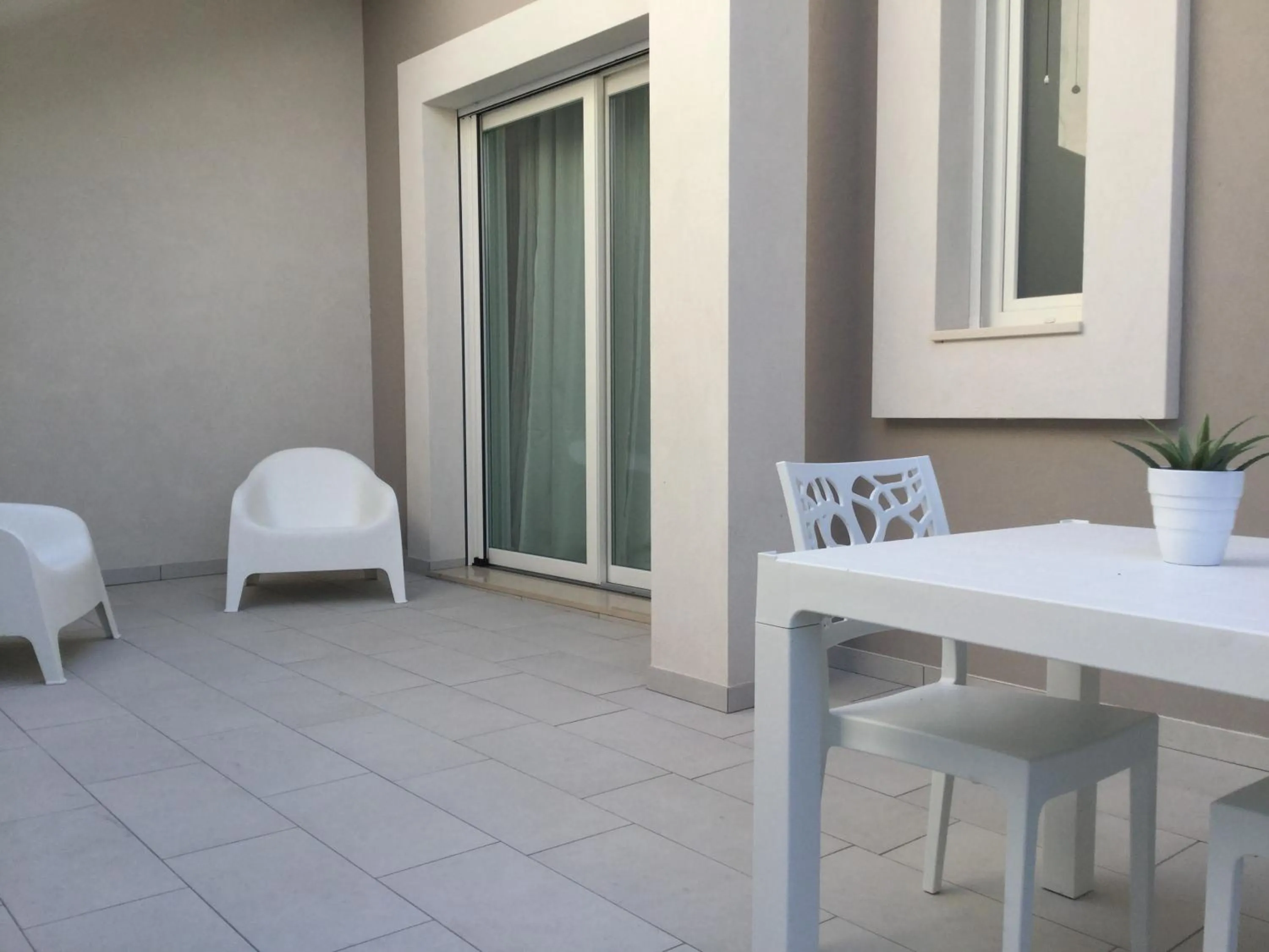 Inner courtyard view in Ledwars