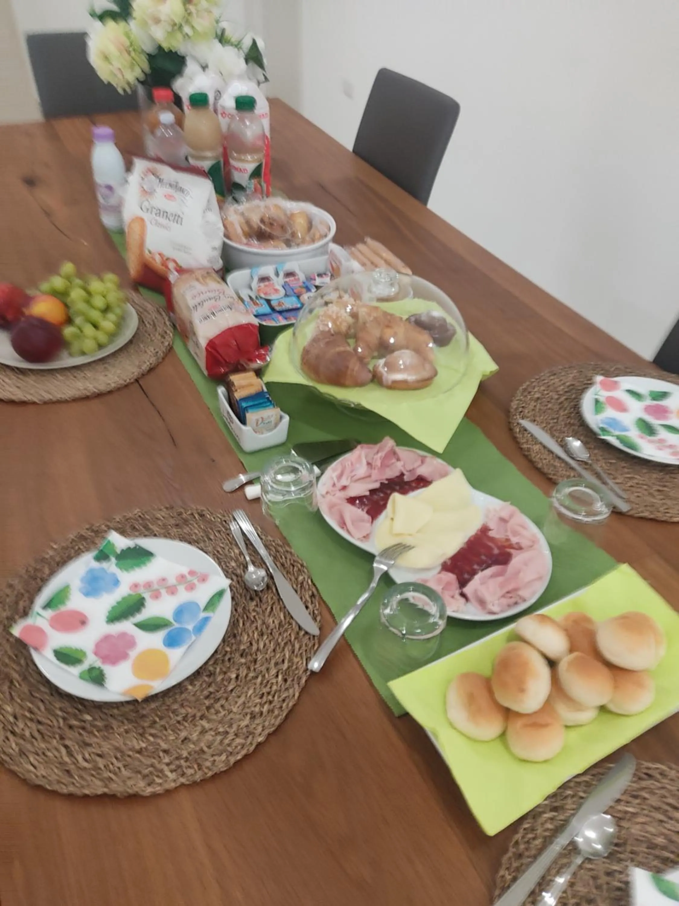 Continental breakfast in Ledwars